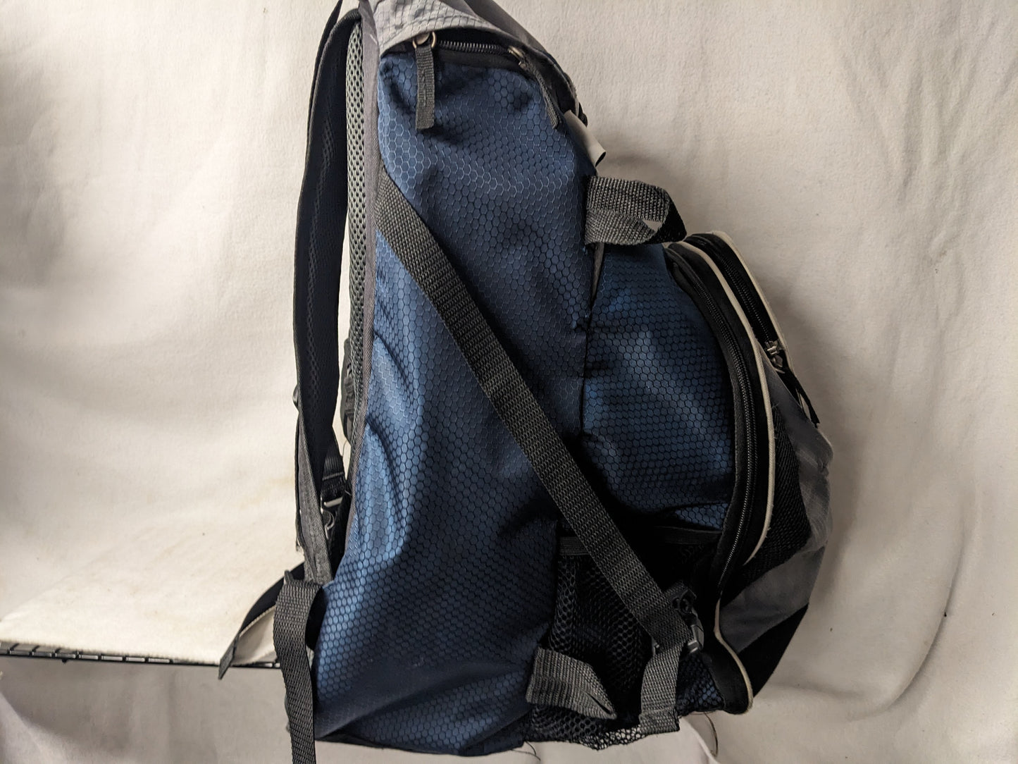DeBeer DB Lacrosse Backpack Size 18 In x14 In Color Blue Condition Used