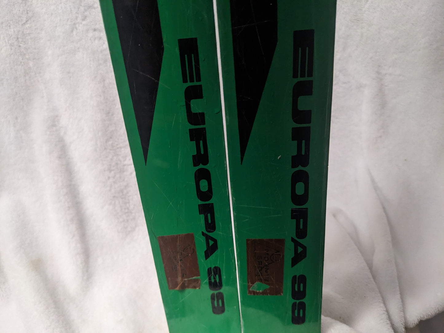 Fischer Europa Cross Country XC Skis 75 mm 3 Pin Bindings Size 215 Cm Green Used