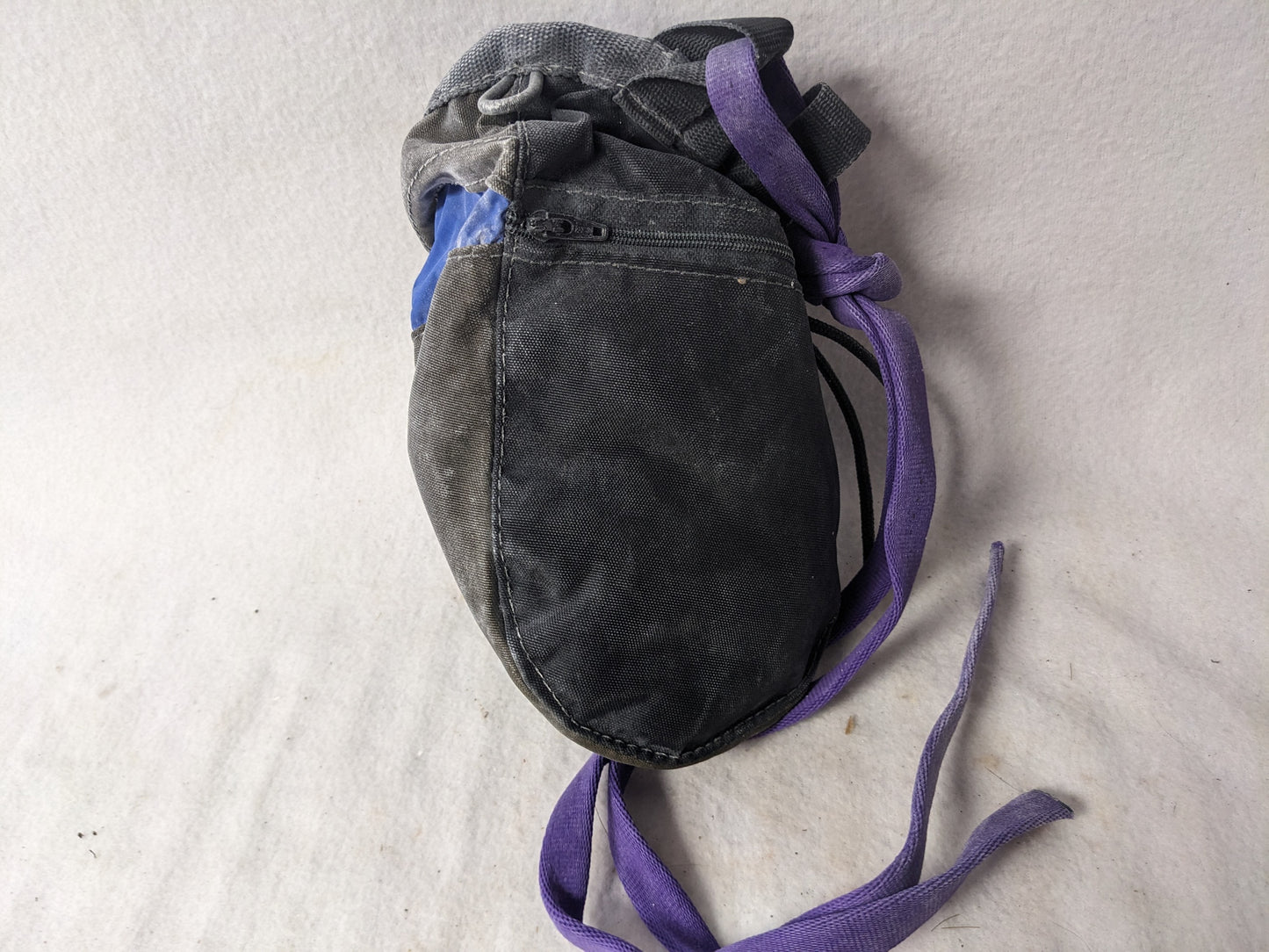 Unbranded Rock Climbing Chalk Bag Size 1 L Color Black Condition Used