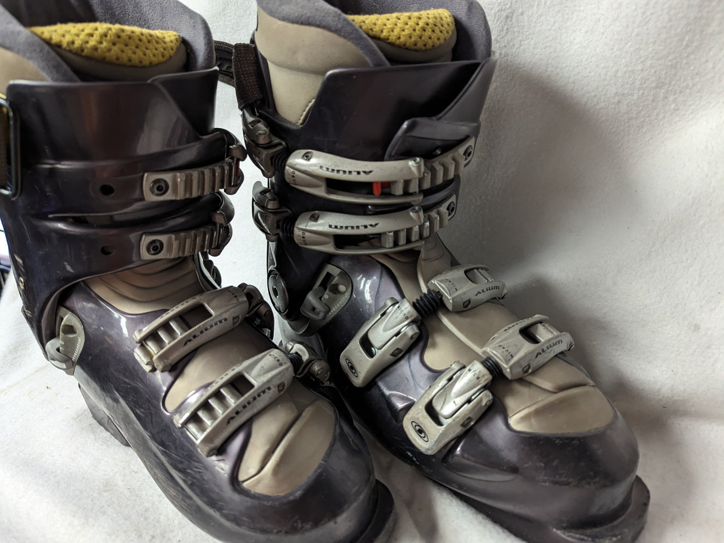 Salomon Evolution Series Ski Boots Size 25.5 Color Black Condition Used