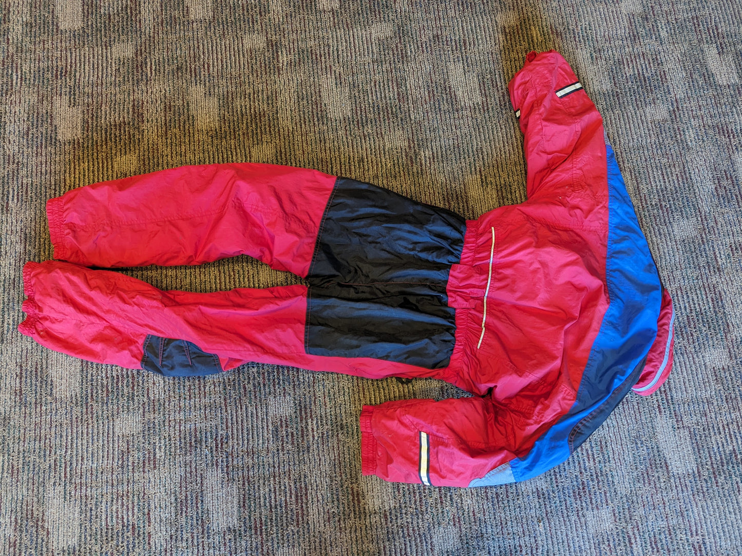 Jupa Insulated Youth Ski/Snowboard Snow Suit Size Youth Large Color Red Used