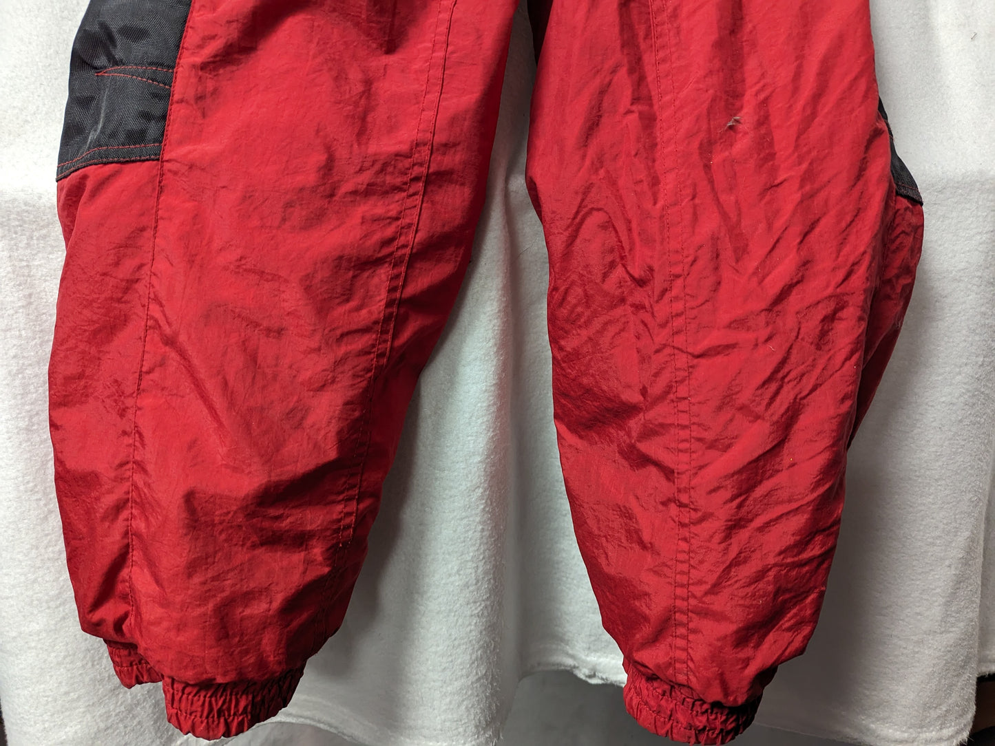 Jupa Insulated Youth Ski/Snowboard Snow Suit Size Youth Large Color Red Used
