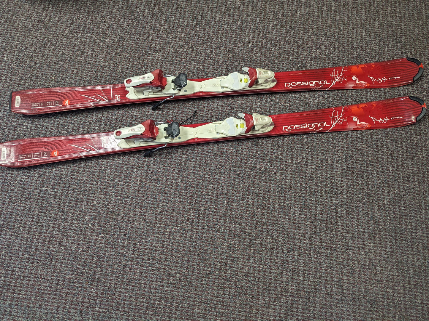 Rossignol Passion Youth Skis w/Rossignol Bindings Size 146 Cm Color Red Condition Used