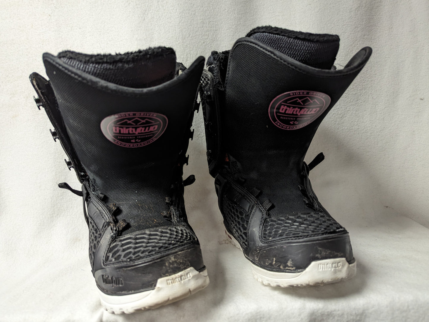 Thirty Two Women's Lashed *No Laces* Snowboard Boots Size Women 8.5 Black Used