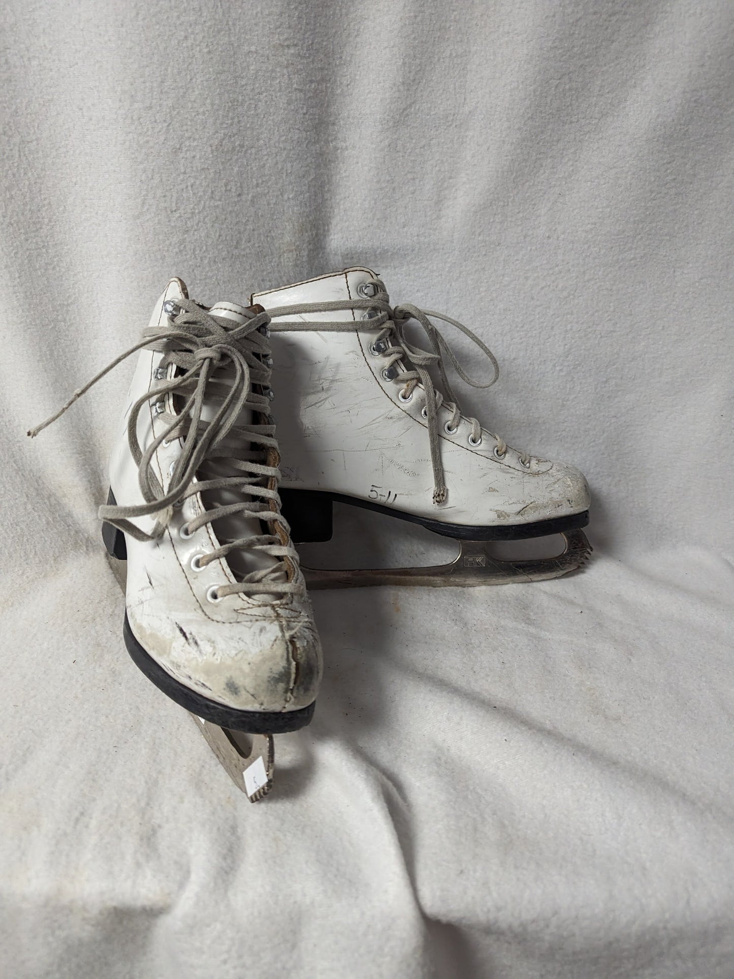 Lake Placid Figure Ice Skates Size 5 Color White Condition Used
