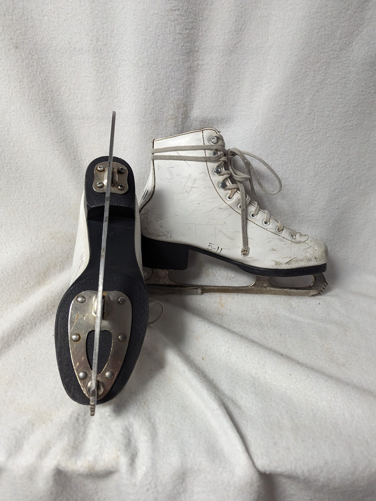 Lake Placid Figure Ice Skates Size 5 Color White Condition Used