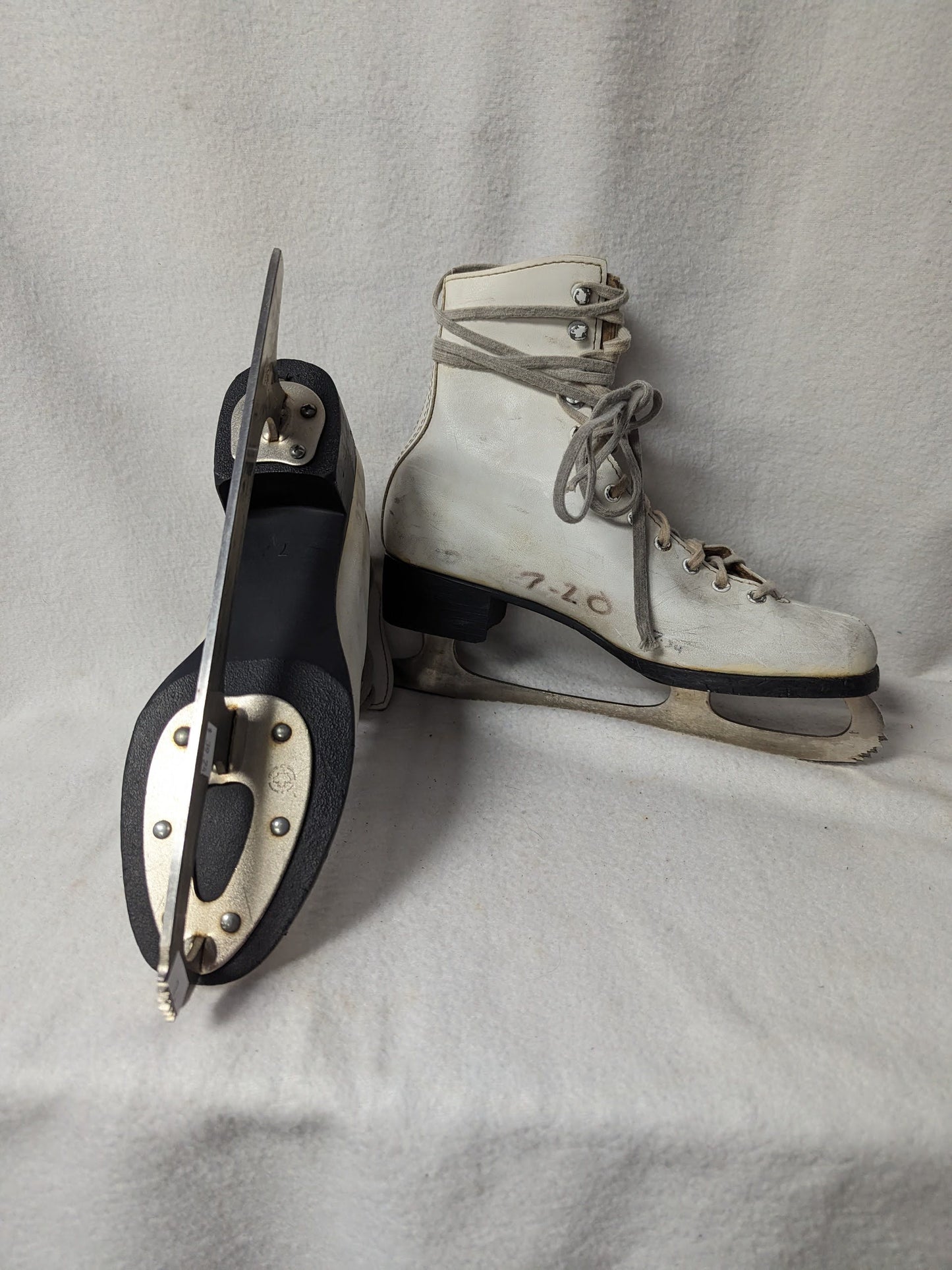 Lake Placid Figure Ice Skates Size 7 Color White Condition Used