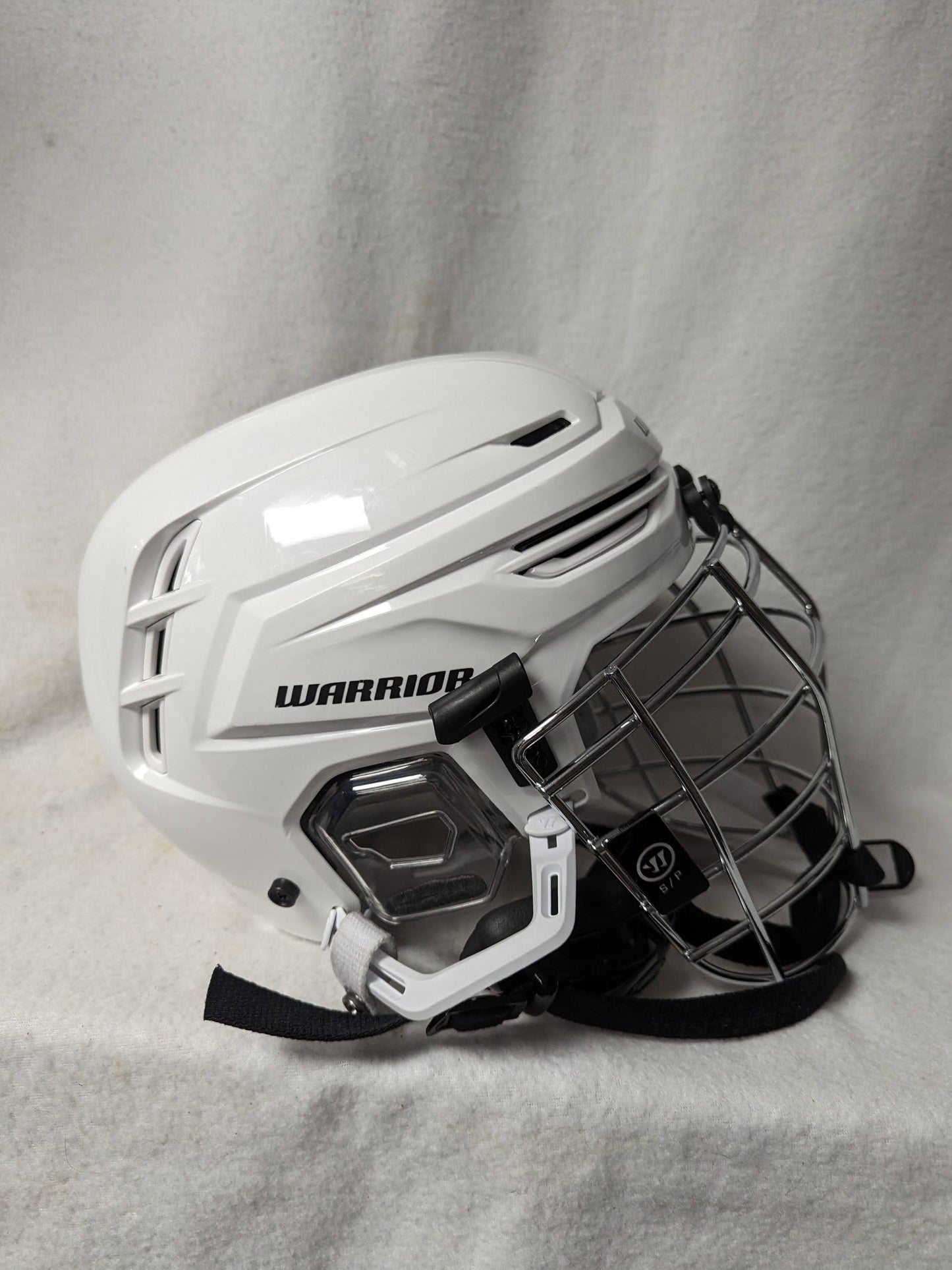 Warrior Youth Hockey Helmet With Cage Size Youth Small Color White Condition Used