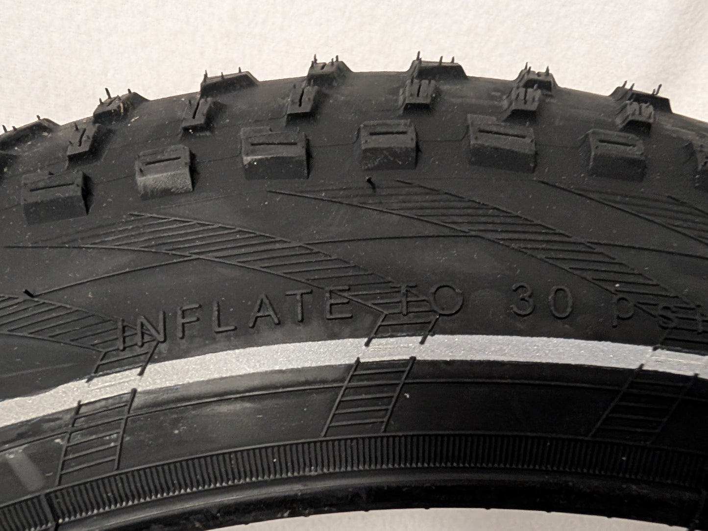 Retrospec Valen REV Tire 20 x 4" with Puncture Protection