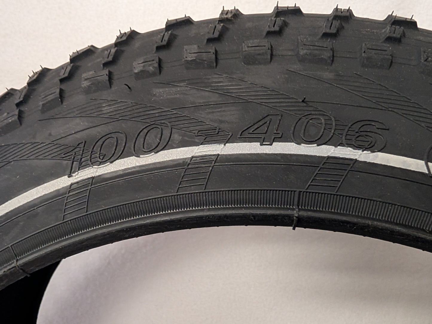 Retrospec Valen REV Tire 20 x 4" with Puncture Protection