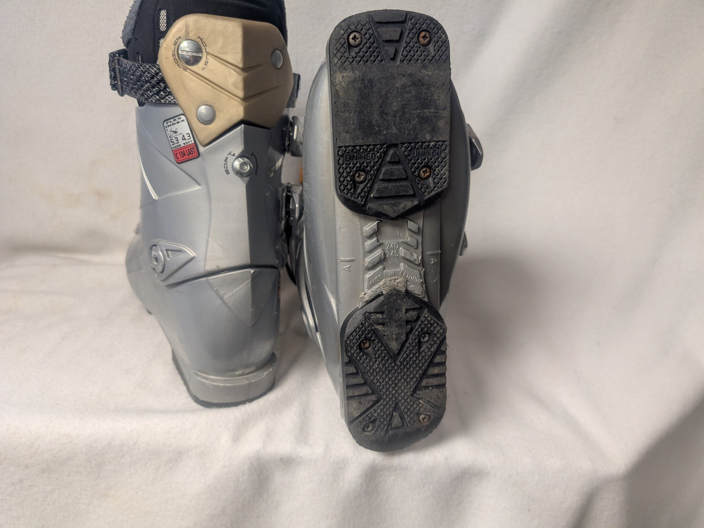 Head Edge 9.5 Ski Boots Size 24.5 Color Silver Condition Used