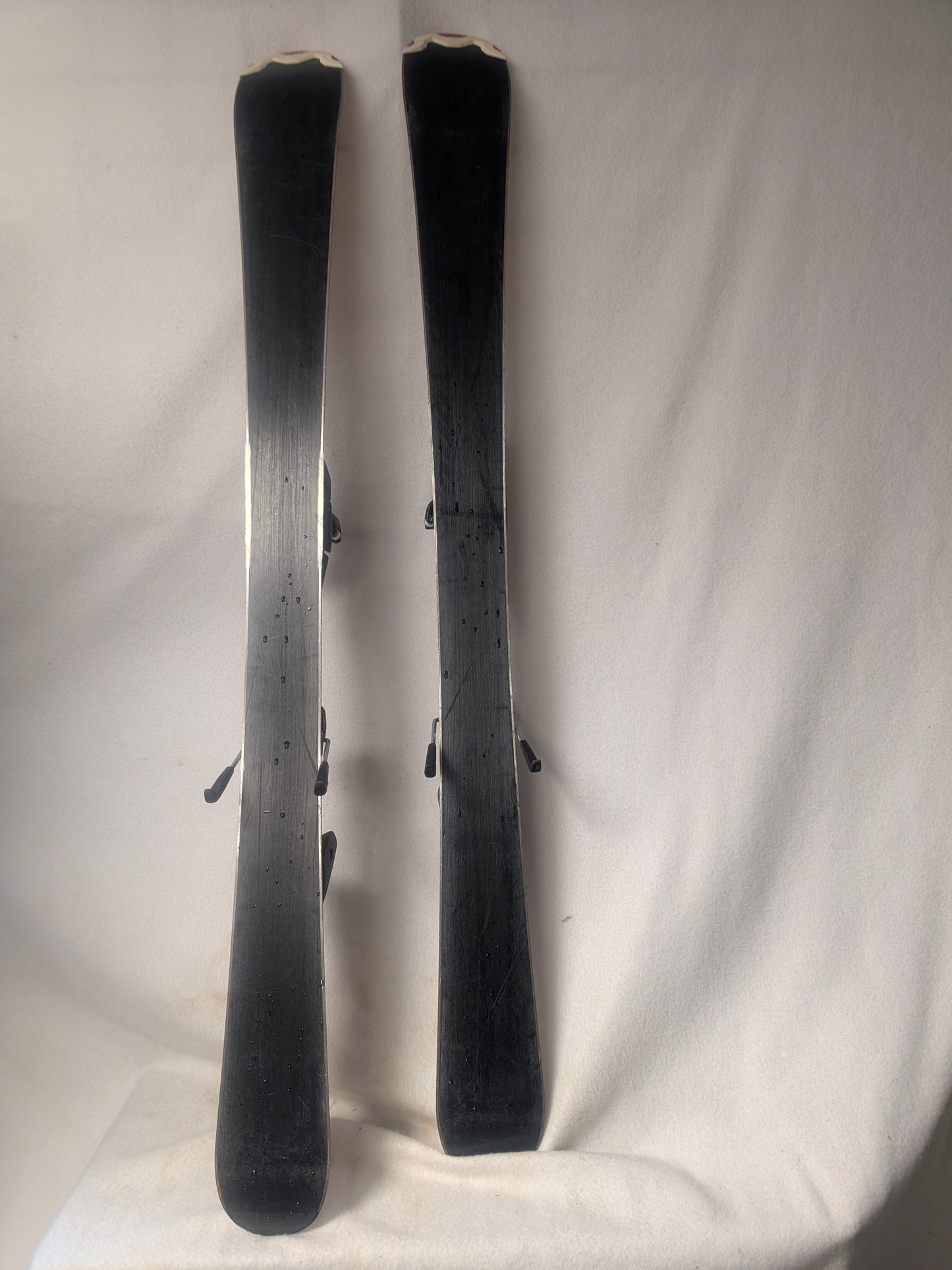 Head Era 2.0 Skis w/Tyrolia SP 4.5 Bindings Size 107 Color White Condition Used