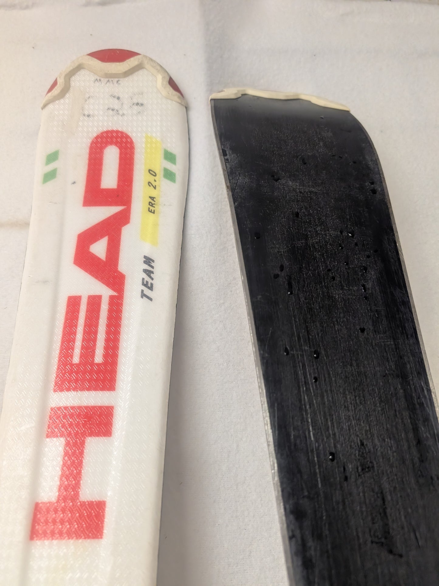 Head Era 2.0 Skis w/Tyrolia SP 4.5 Bindings Size 107 Color White Condition Used