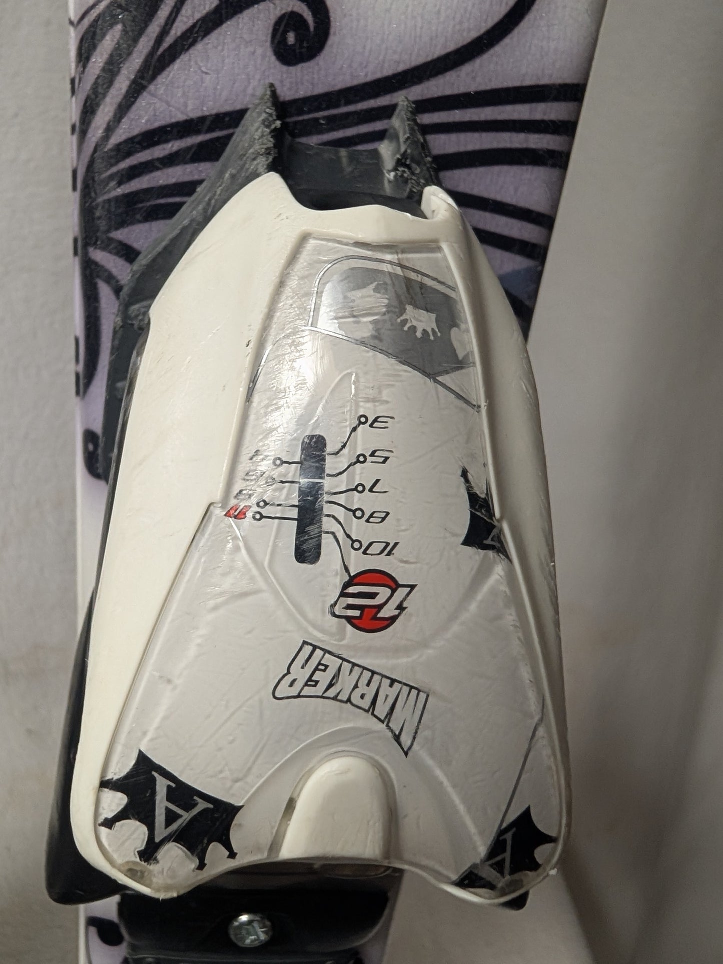 Salomon Skis Marker 12 Bindings 150 Cm Color White Condition Used