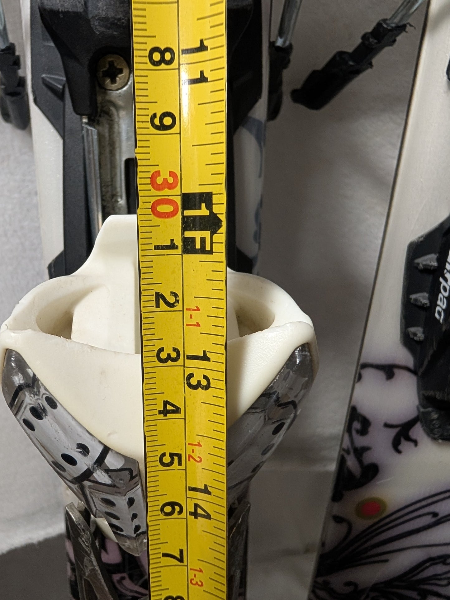 Salomon Skis Marker 12 Bindings 150 Cm Color White Condition Used