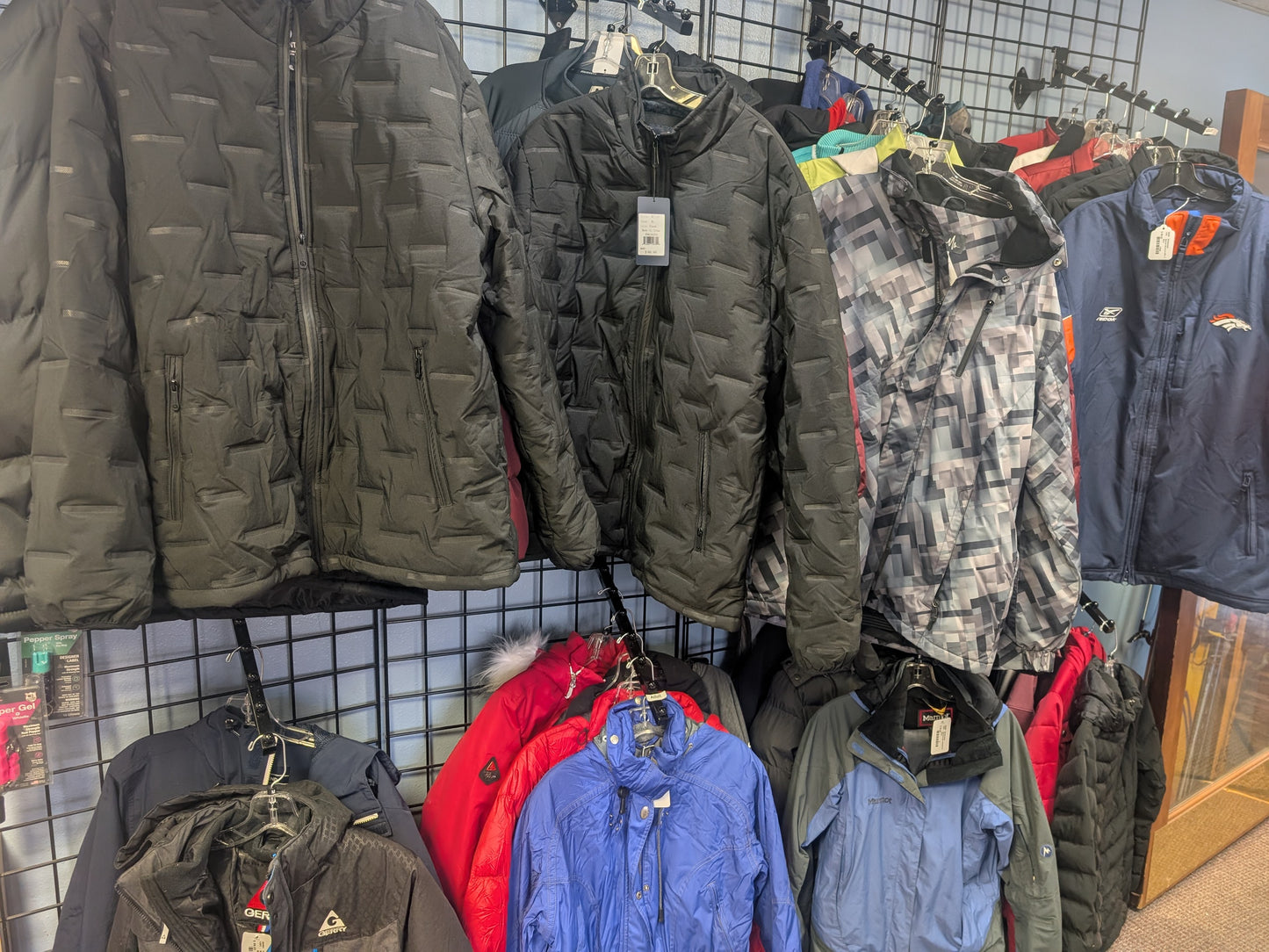 Assorted Ski Jackets/Coats Ski/Snowboard Used per piece Winterwear
