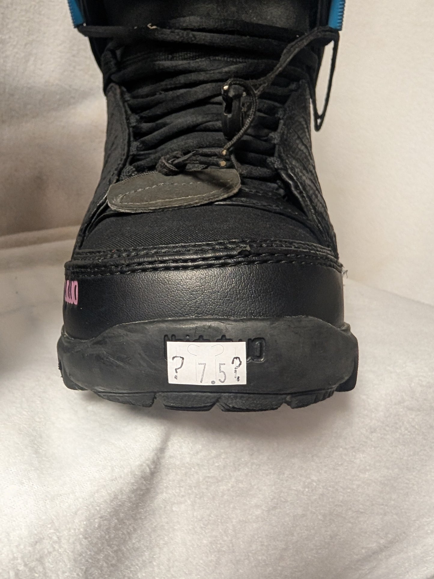 ThirtyTwo Snowboard Boots Women Size 7.5? Black Used Adult No Laces
