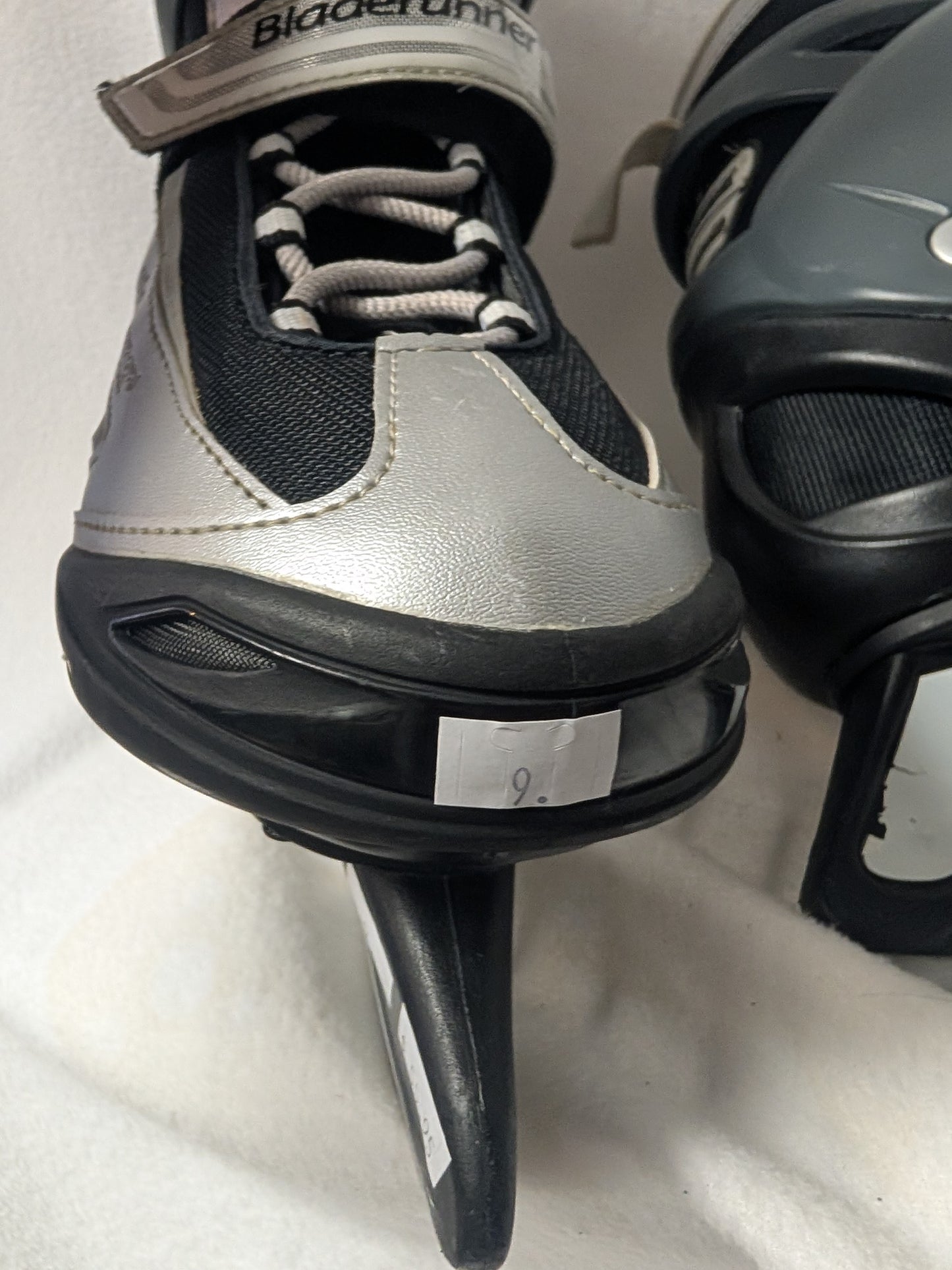 Bladerunner Hockey Comet Ice M Ice Skates Size 9 Color Black Used
