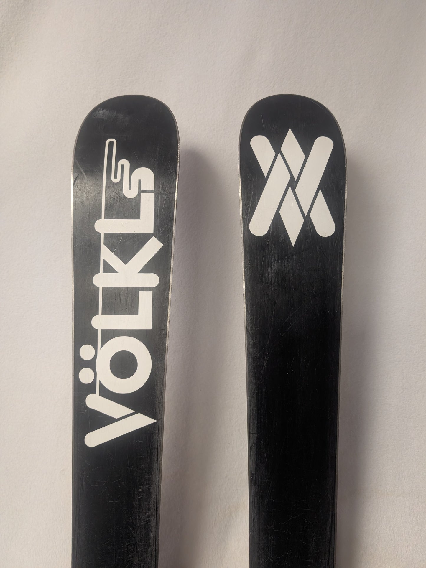 Vokl Skis Tyrolia 7.5 Bindings 125 cm Black Used