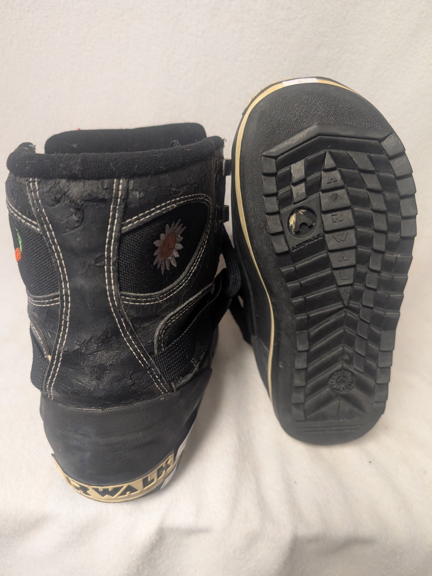 Airwalk Snowboard Boots Size 8 Black Used Adult