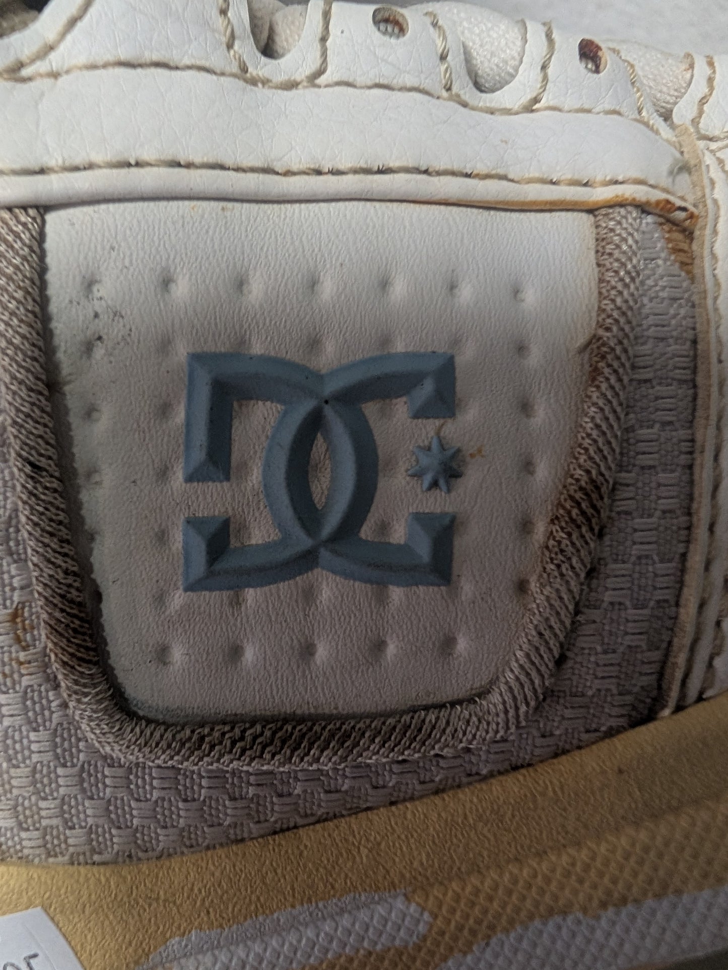 DC Snowboard Boots Women Size 8 White Used Adult