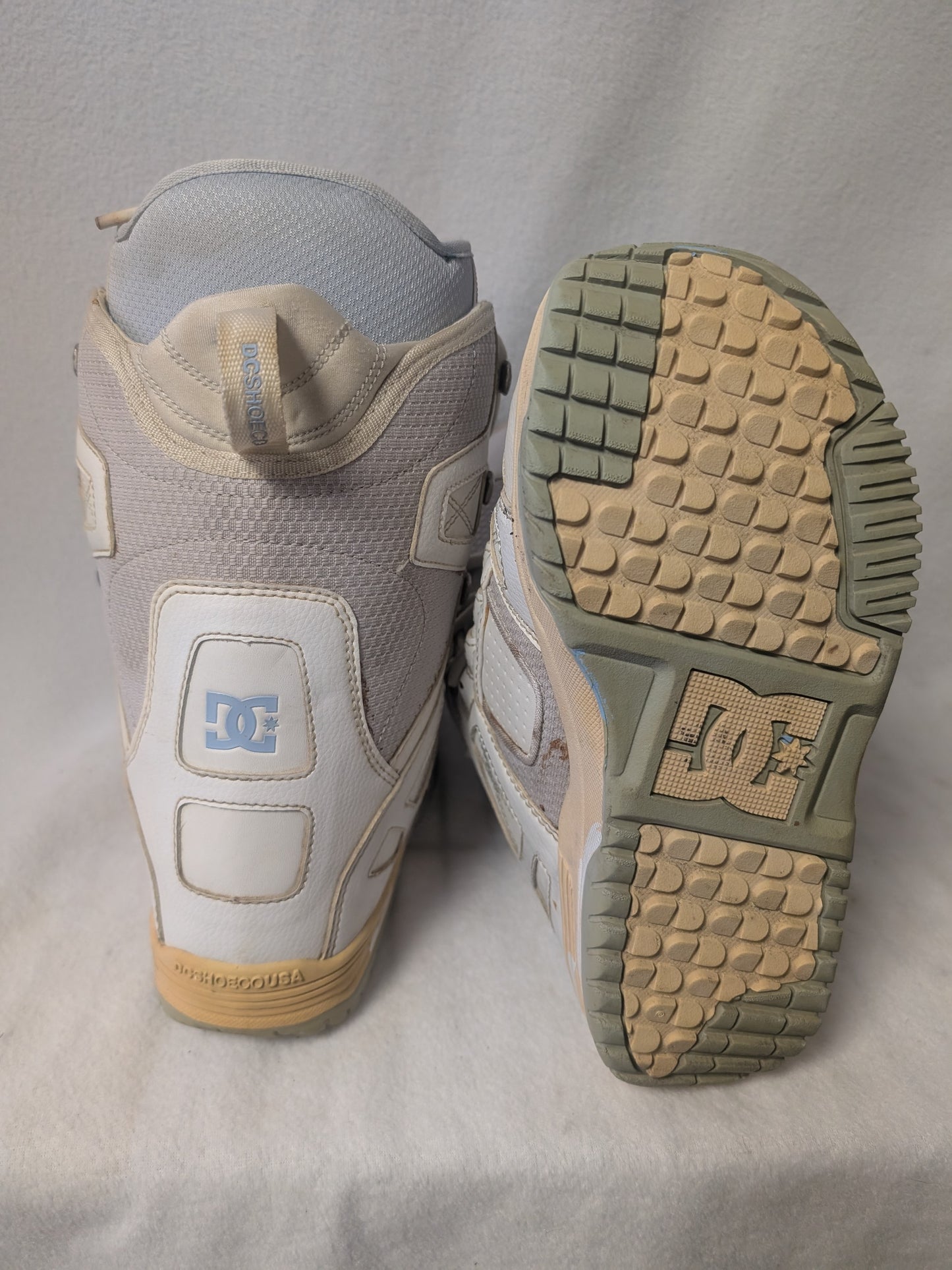 DC Snowboard Boots Women Size 8 White Used Adult