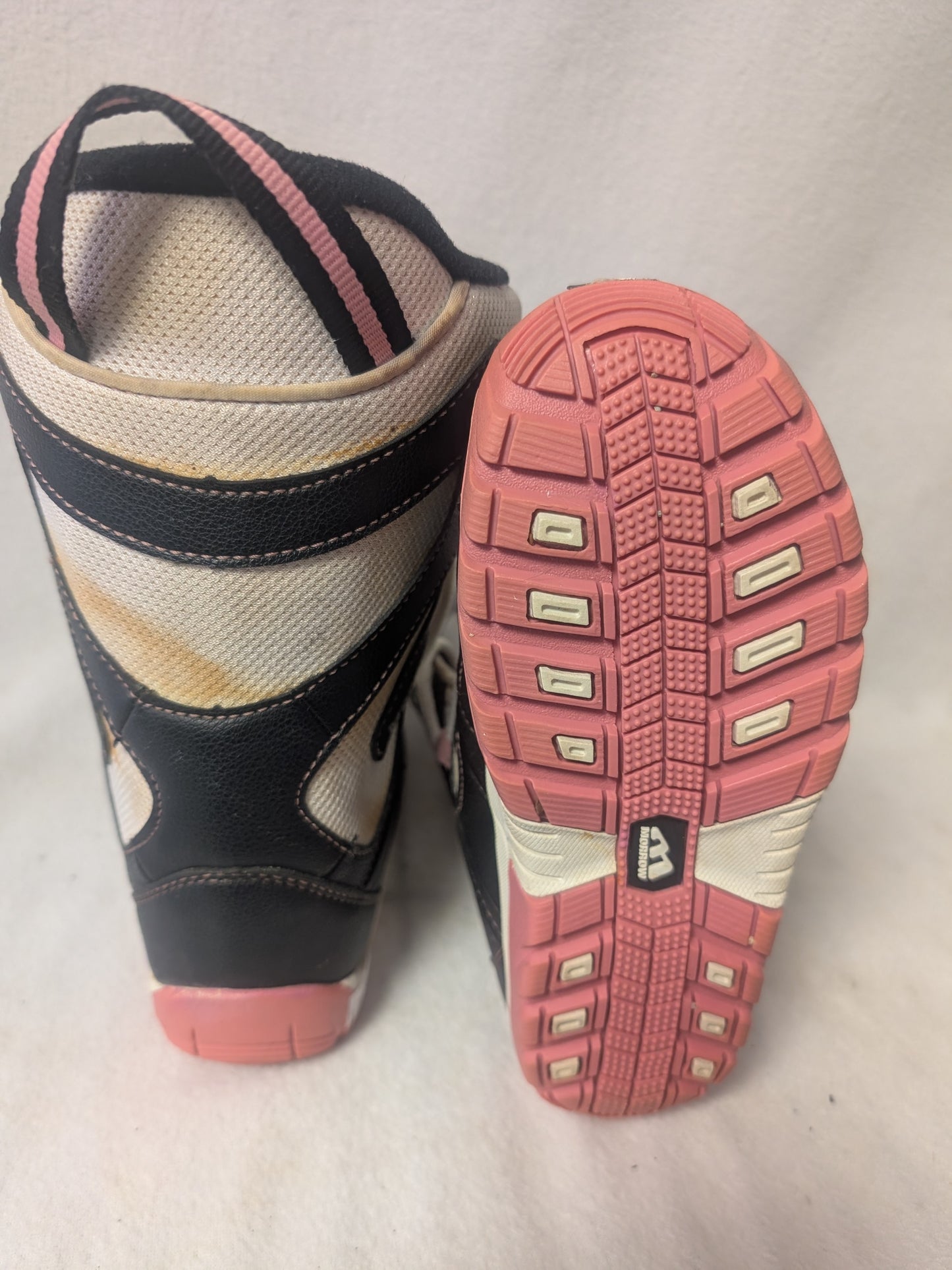Morrow Kids Snowboard Boots Size 1 Black Used