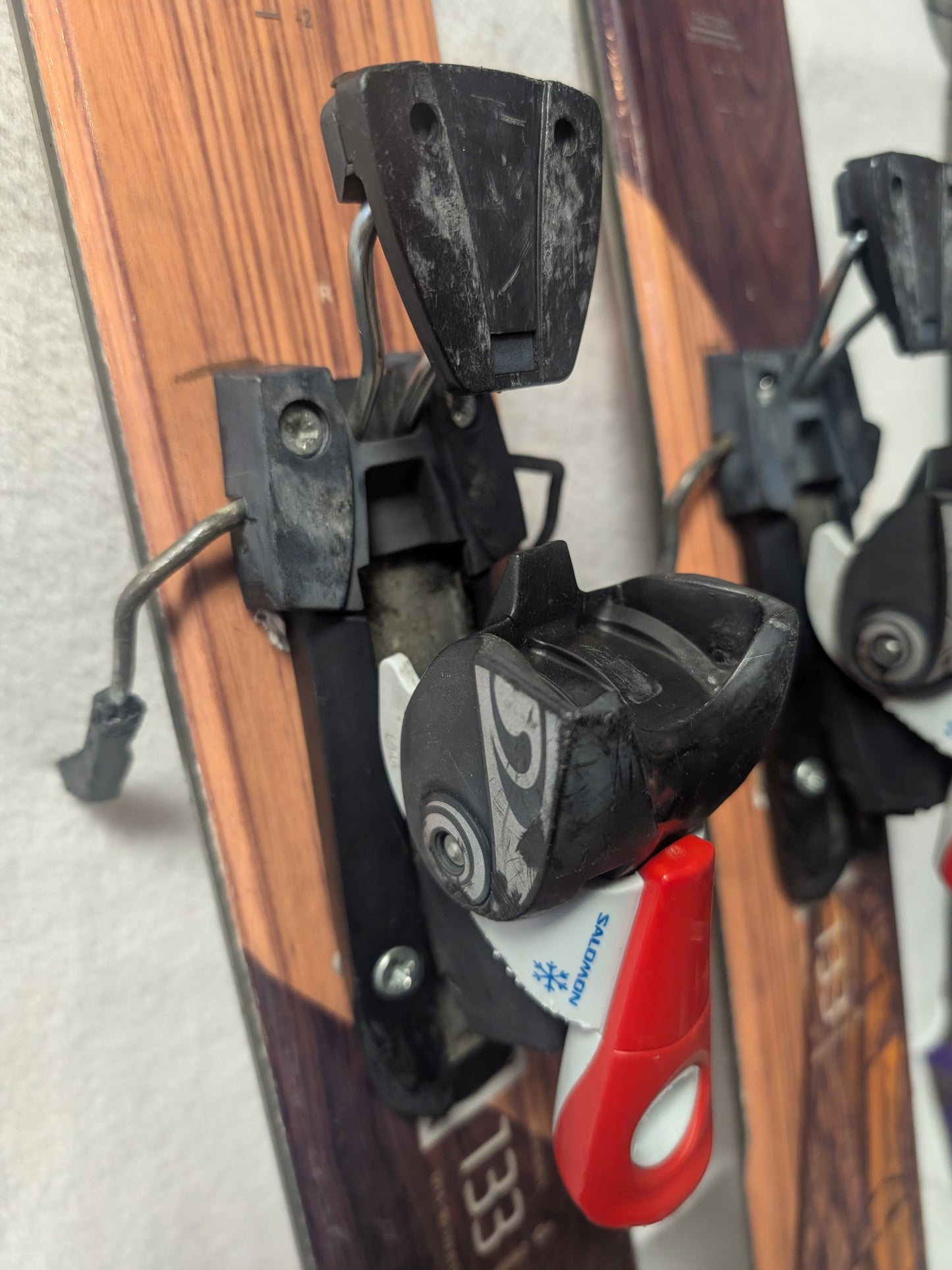 Atomic Bentchetler Skis Salomon C305 Bindings 133 cm Brown Used