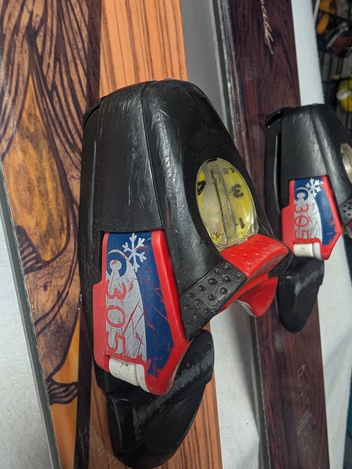 Atomic Bentchetler Skis Salomon C305 Bindings 133 cm Brown Used