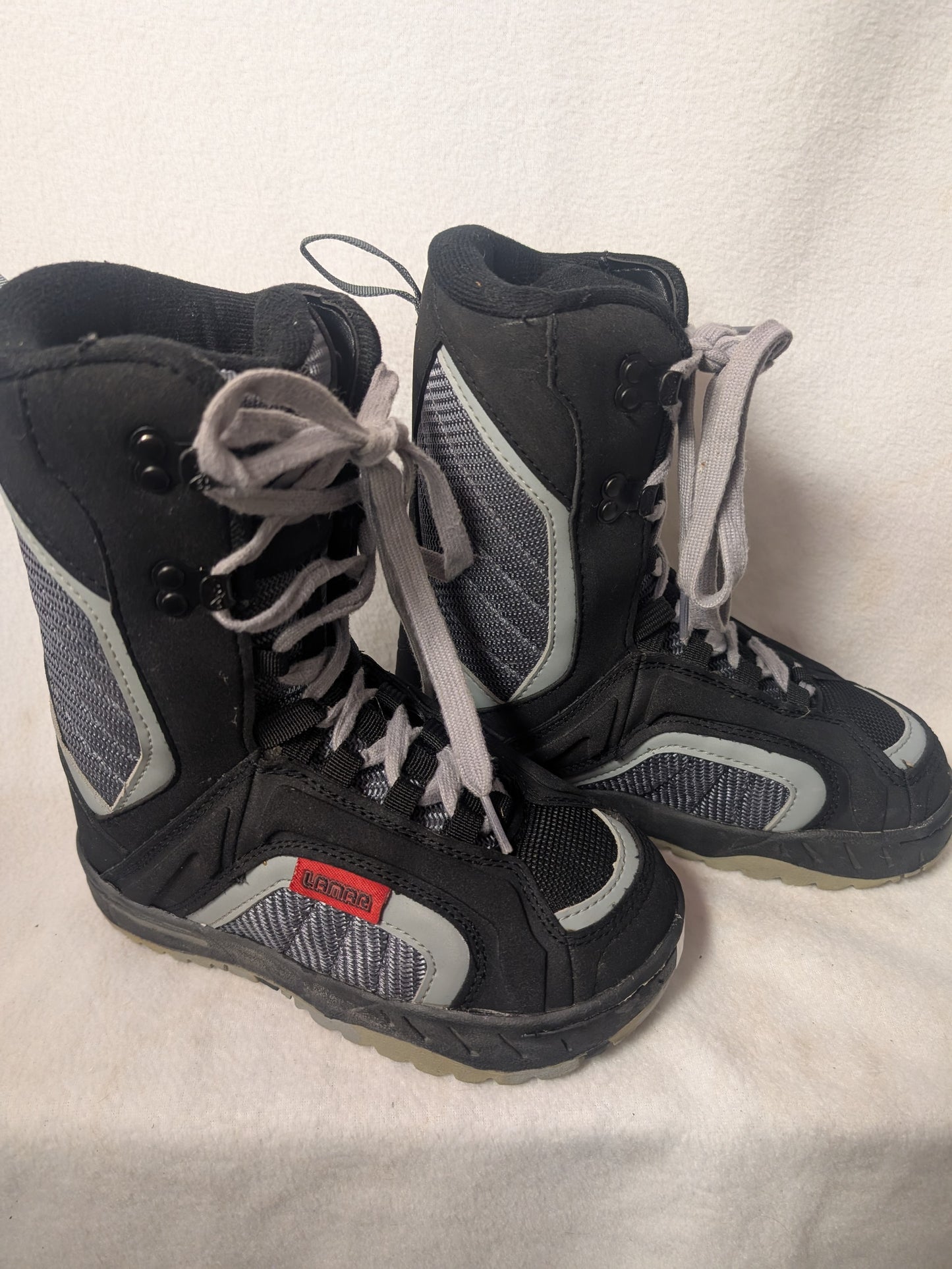 Lamar Kids Snowboard Boots Size 1 Black Used
