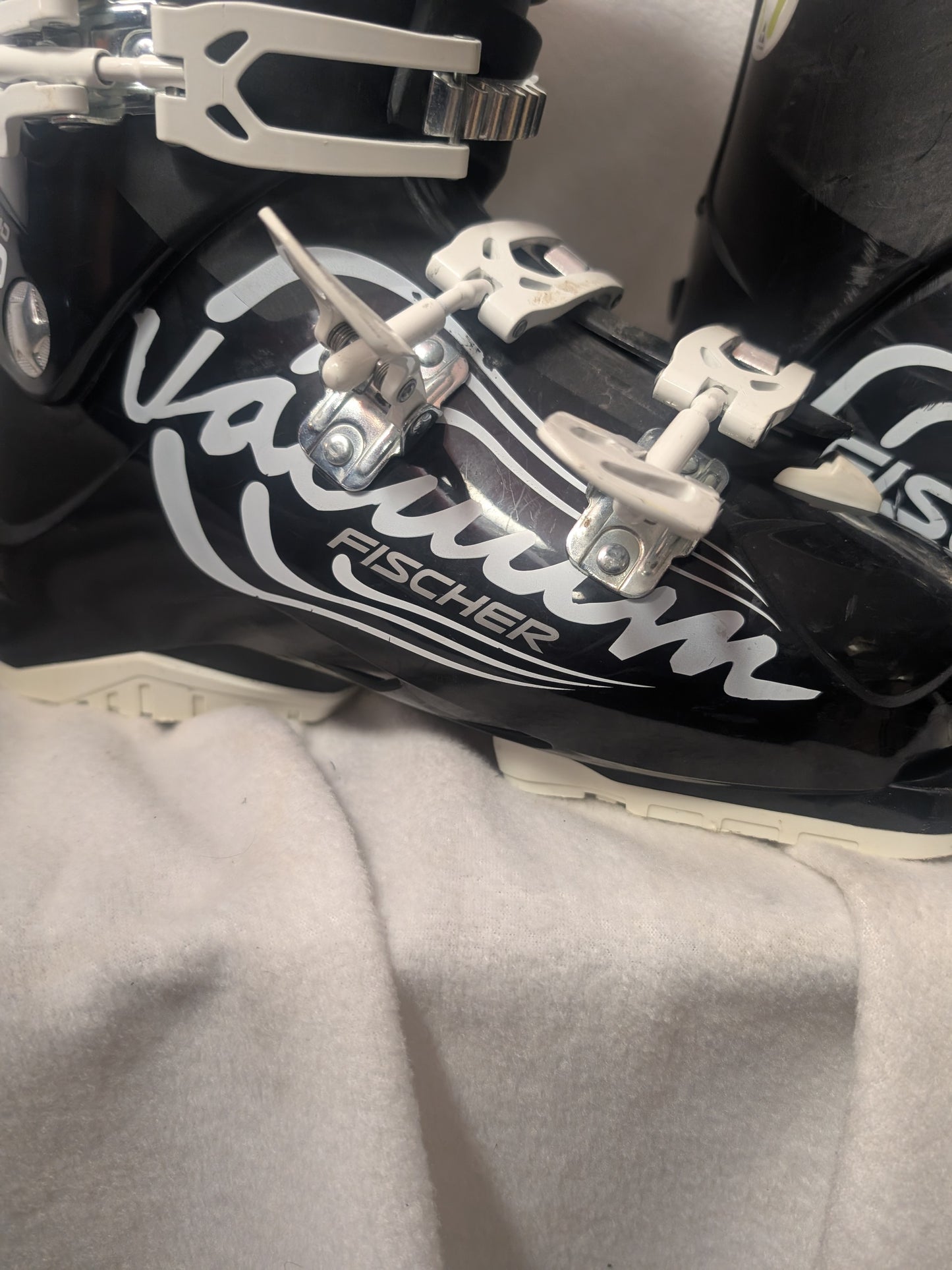 Fischer Vacuum Hydro 10 W10 Ski Boots Size 26.5 Color Black Used