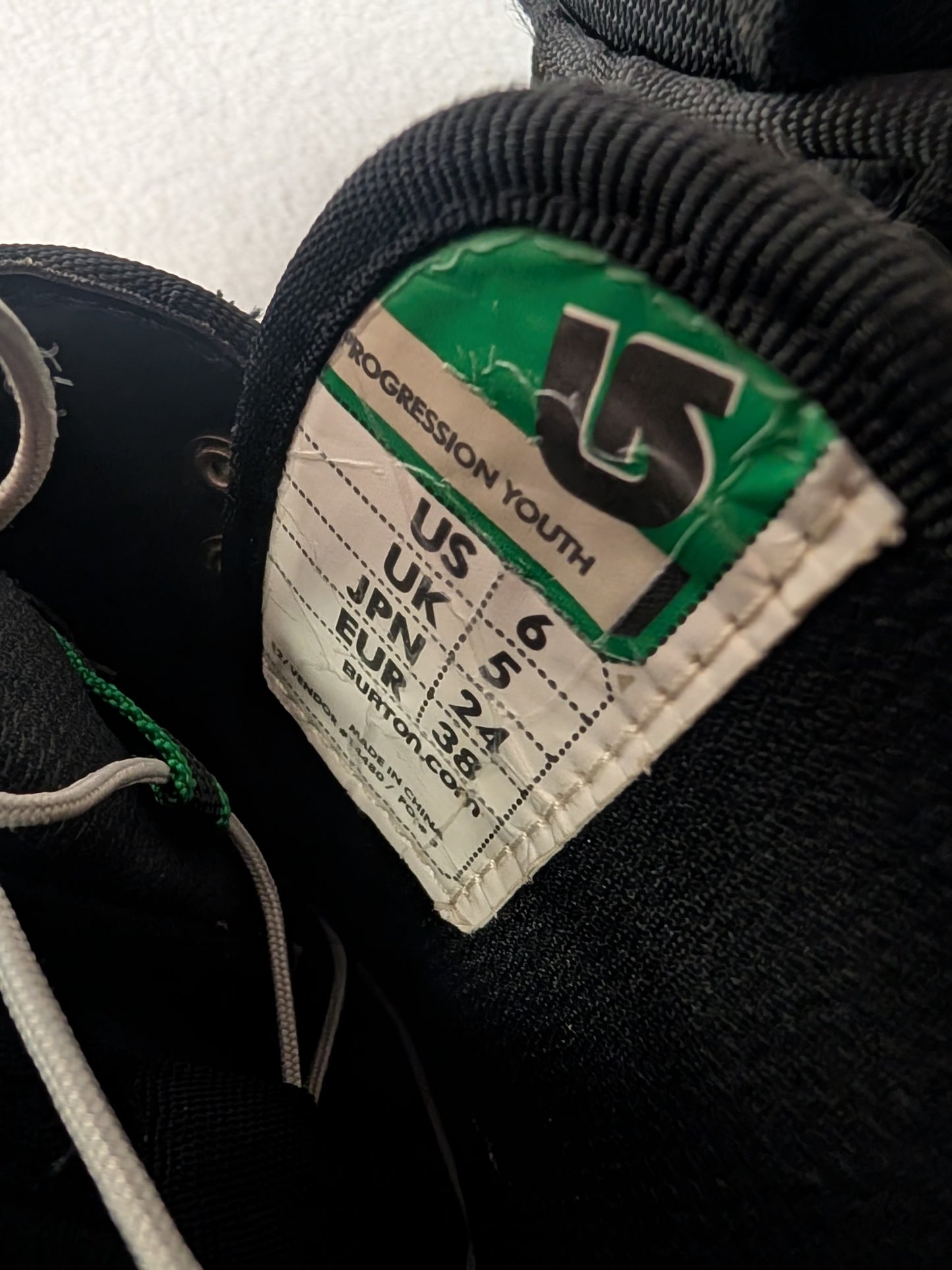 Burton Progression Snowboard Boots Size 6 Color Black Condition Used