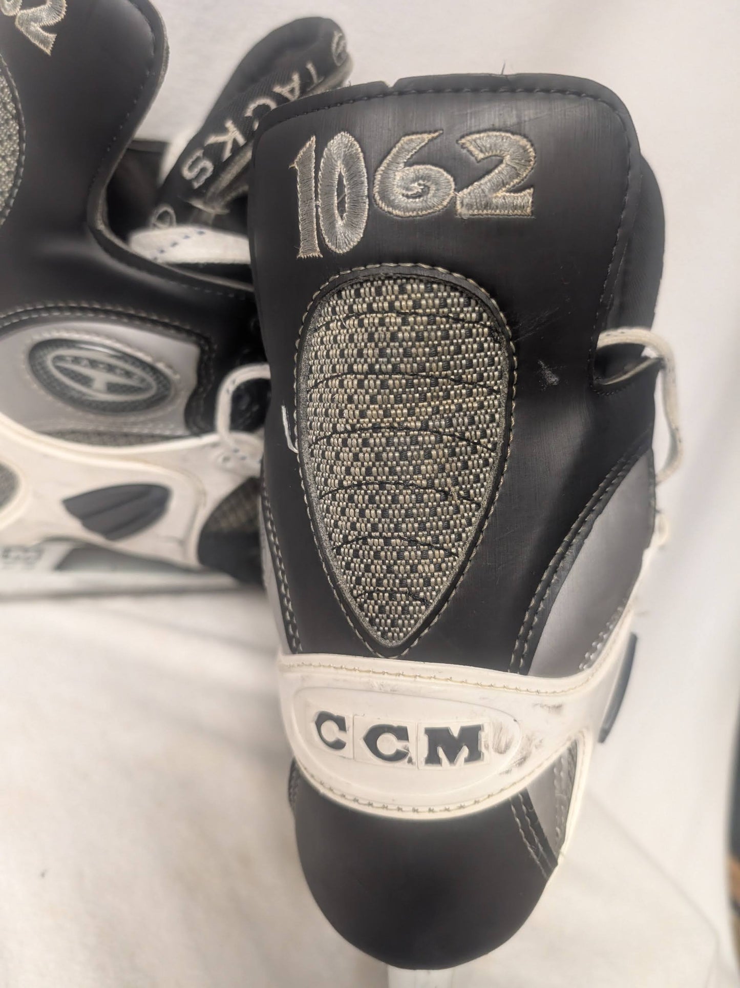 CCM Hockey Ice Skates Size 8 Color Black Condition Used