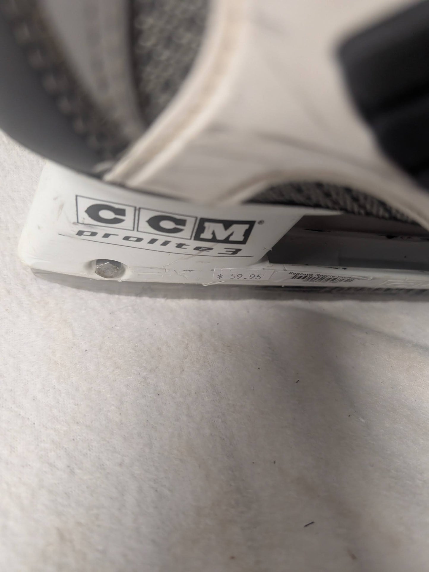 CCM Hockey Ice Skates Size 8 Color Black Condition Used