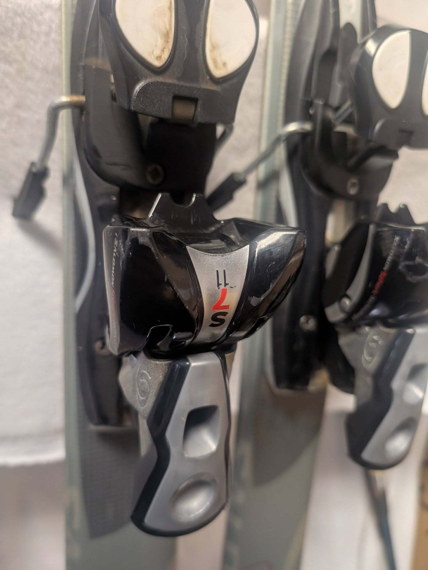 Salomon Skis w/ s711 Bindings Size 155 Cm Color Gray Condition Used