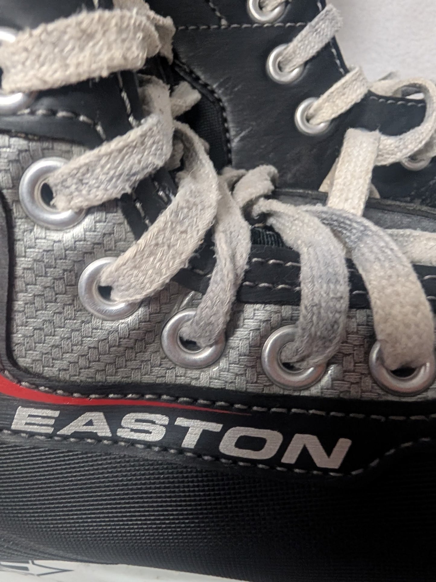 Easton Hockey Ice Skates Size 8 Color Black Condition Used