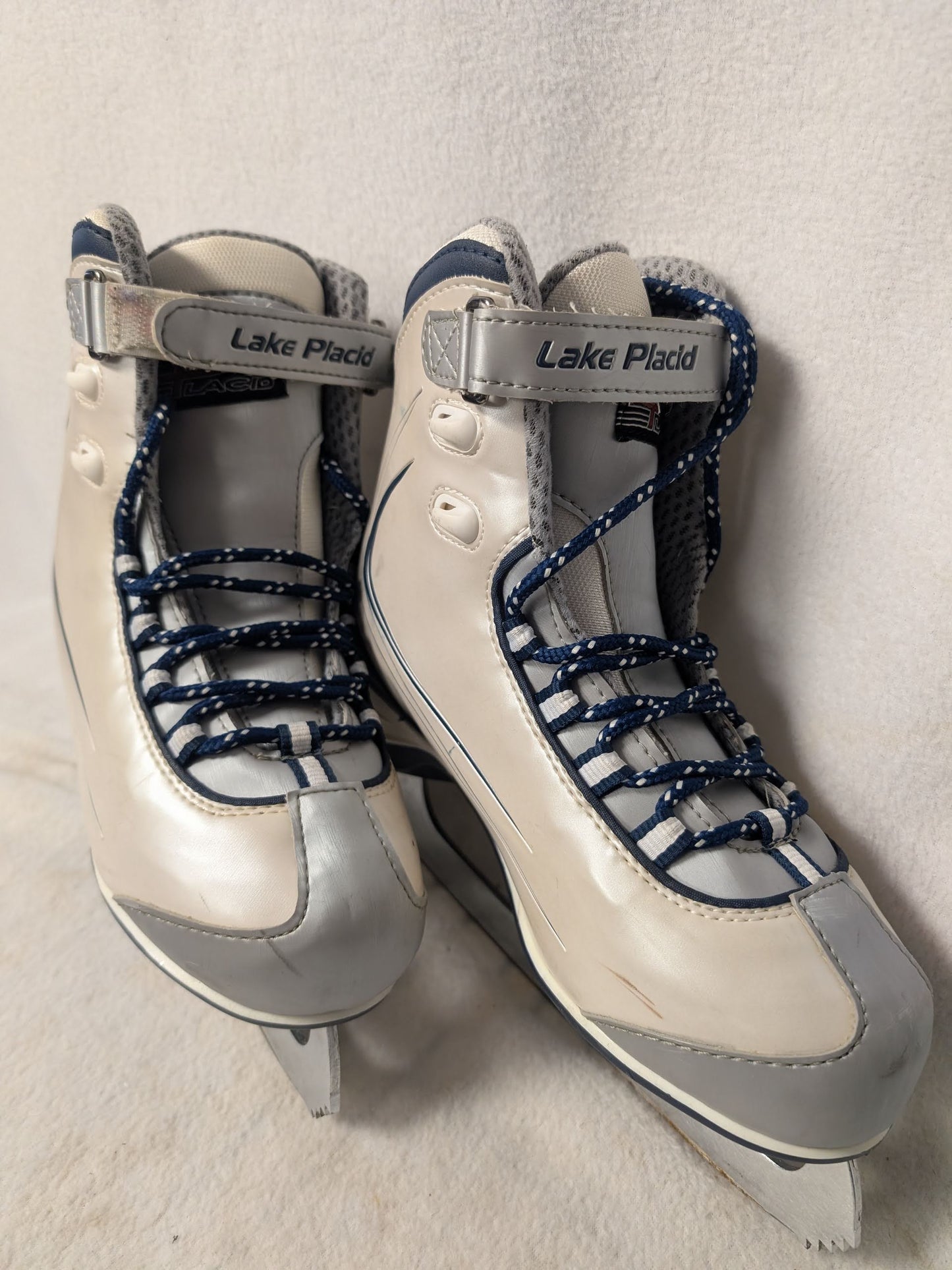 Lake Placid Hockey figure Ice Skates Size 6 Color White Used