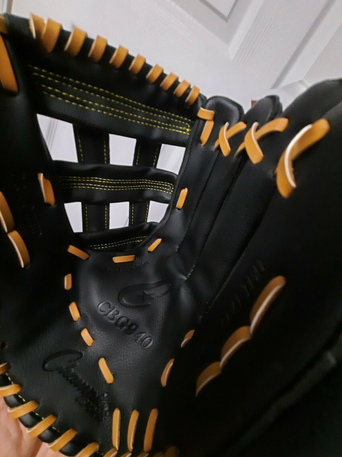 Champion Sports New Baseball Mitt Size 12 In CBG940 Right Hand Throwing, LH, RHT Black