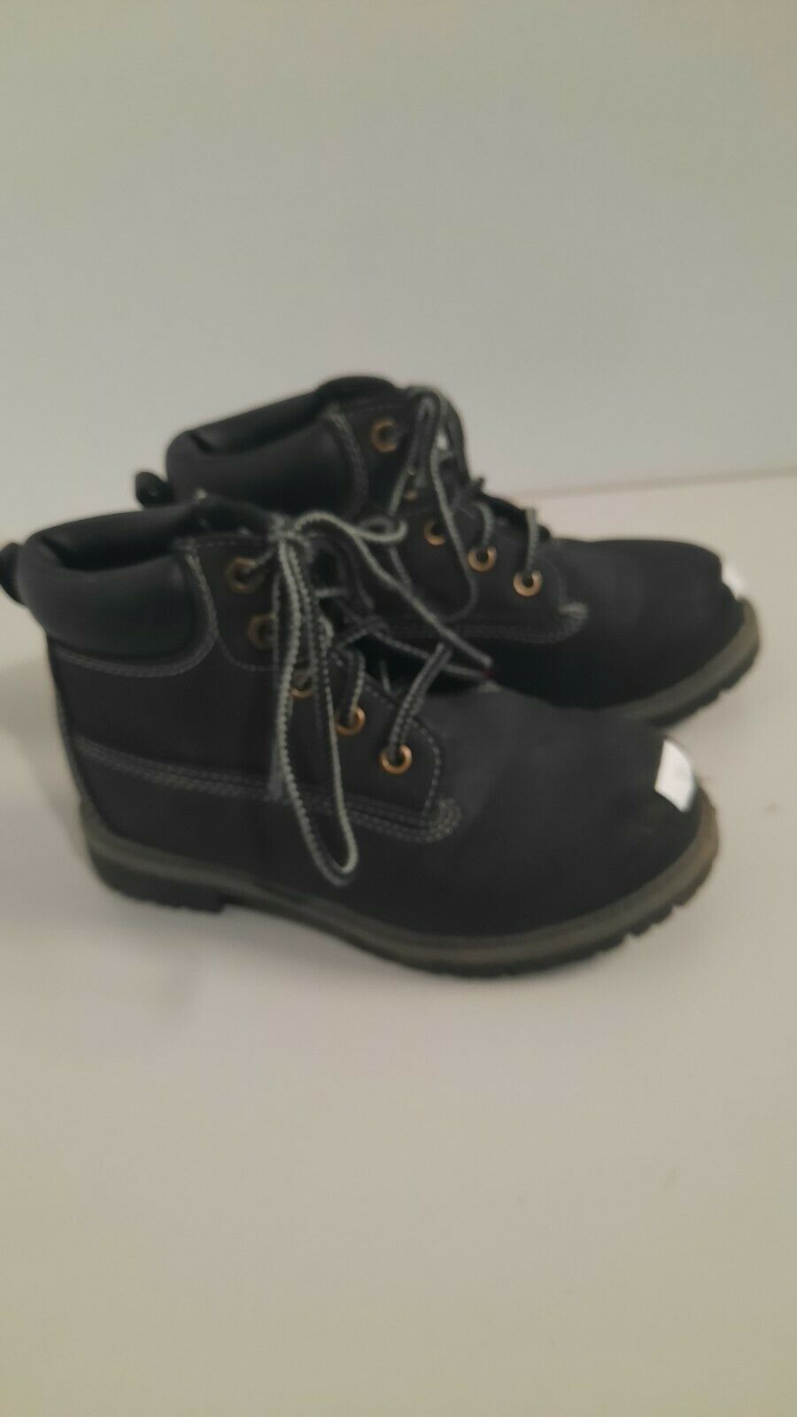 Youth hiking boots US size 13 youth Used