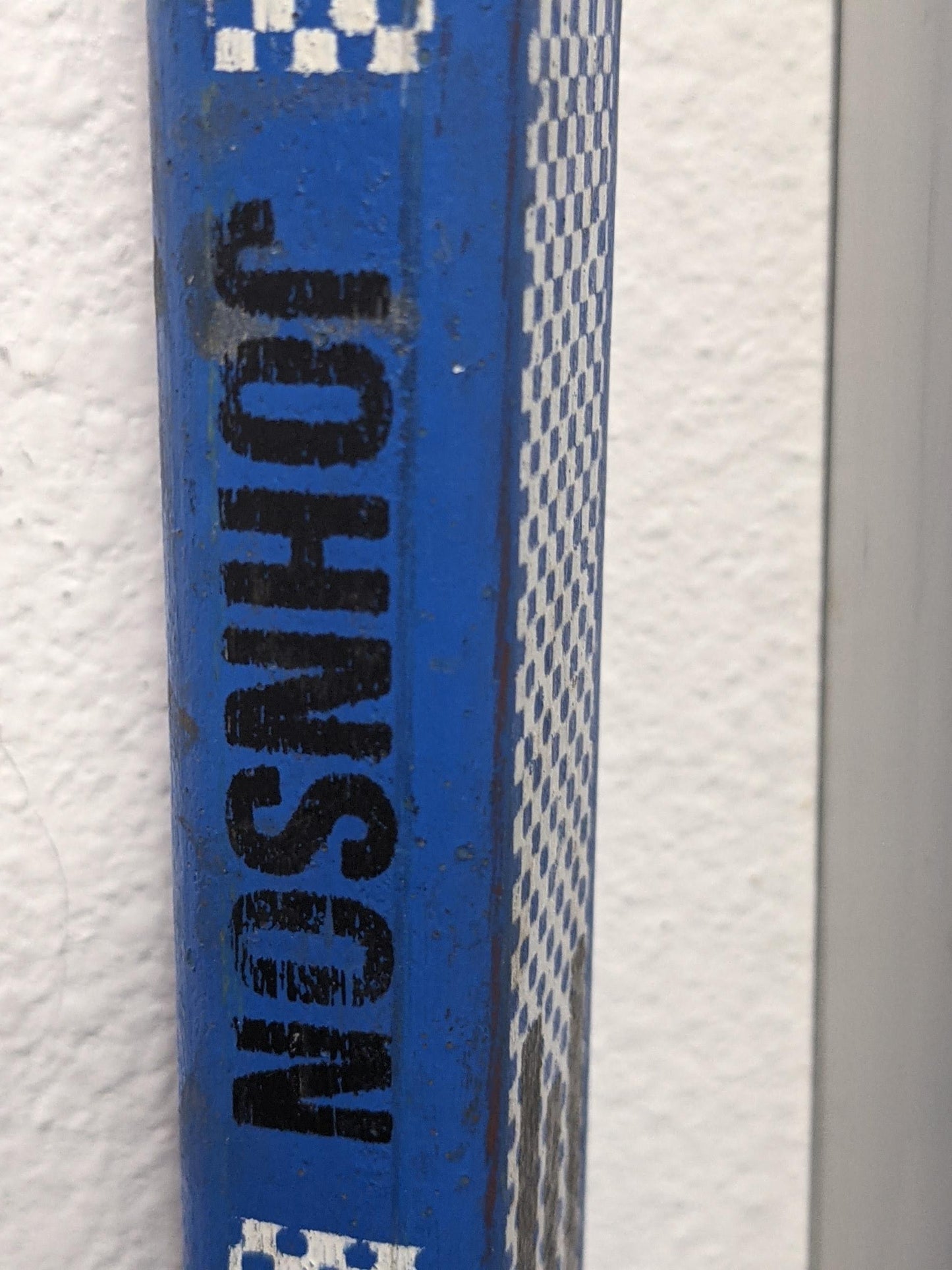 Pro Vic 3050 Hockey Stick SR 60 In Blue (LH) Used LG Johnson Canada Sr