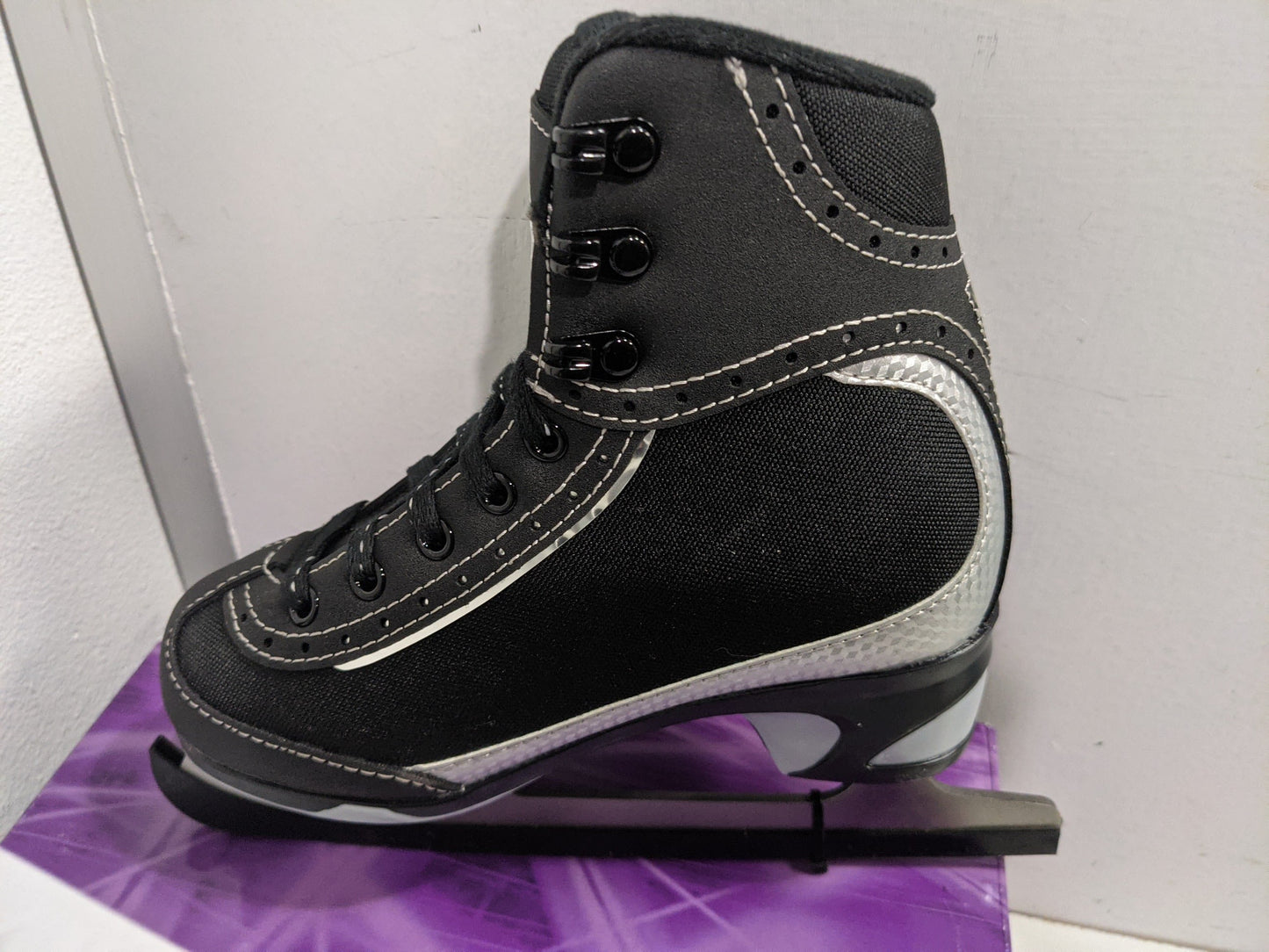 Jackson Softec Ice Skates Vista Youth ST3201 Black New Size Youth 12 & 13