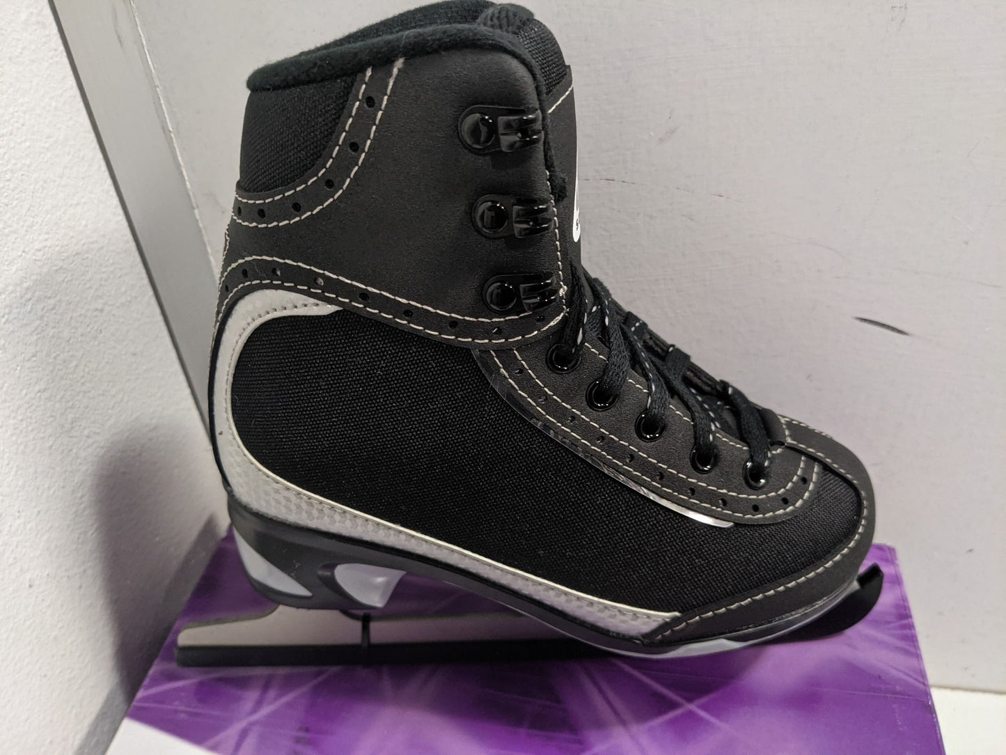 Jackson Softec Ice Skates Vista Youth ST3201 Black New Size Youth 12 & 13