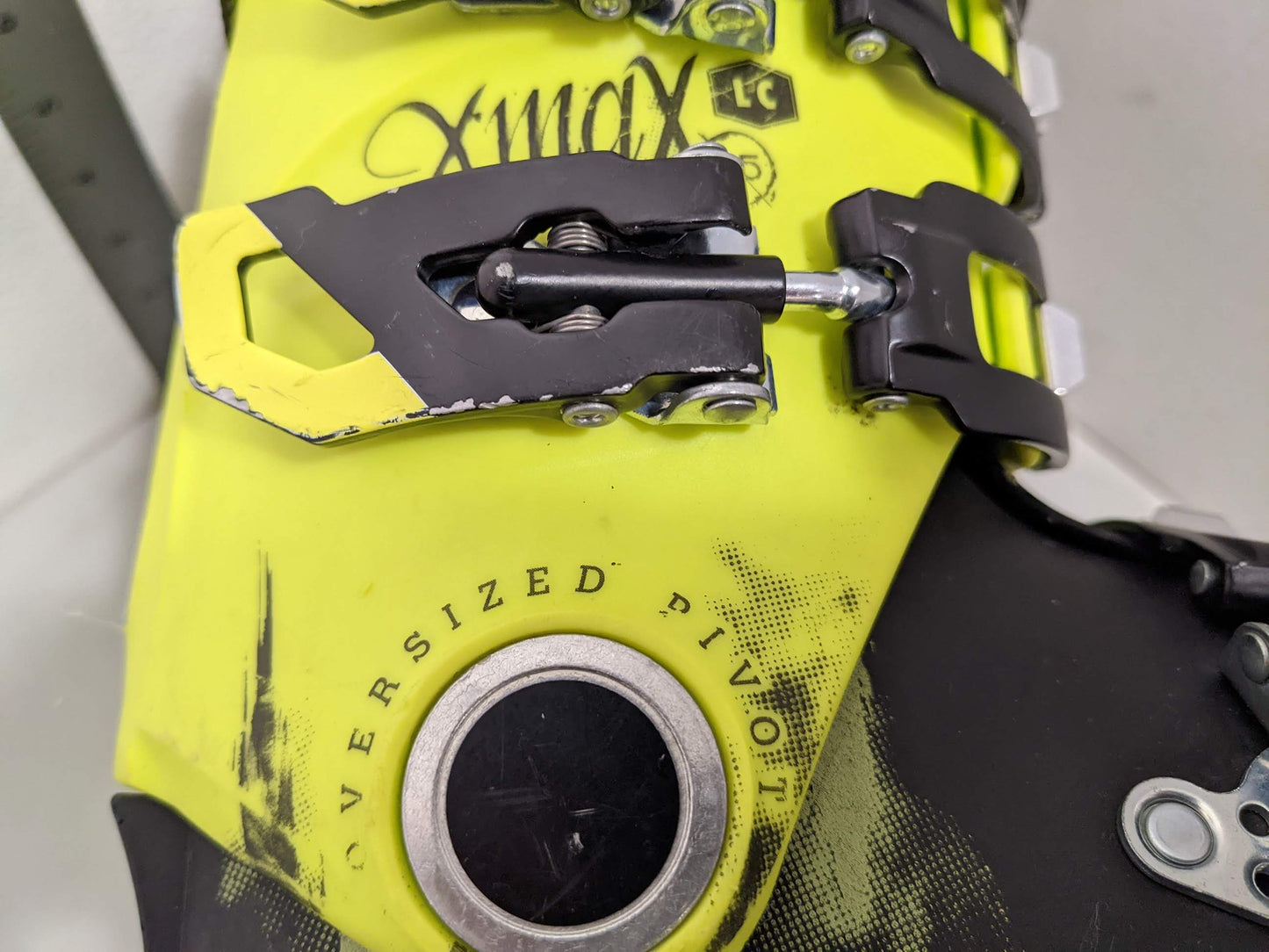 Salomon XMax LC 65 Ski Boots Size Mondo 23.5 Yellow Used