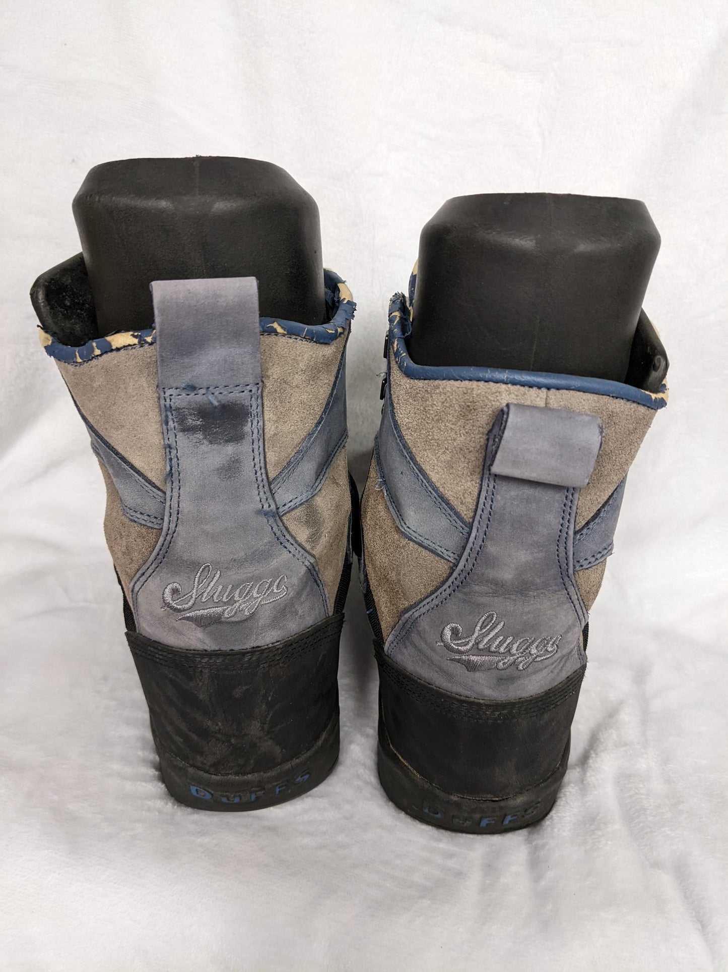 Sluggo Duffs Snowboard Boots Size 6 men's/ 7.5 Women's Blue Used