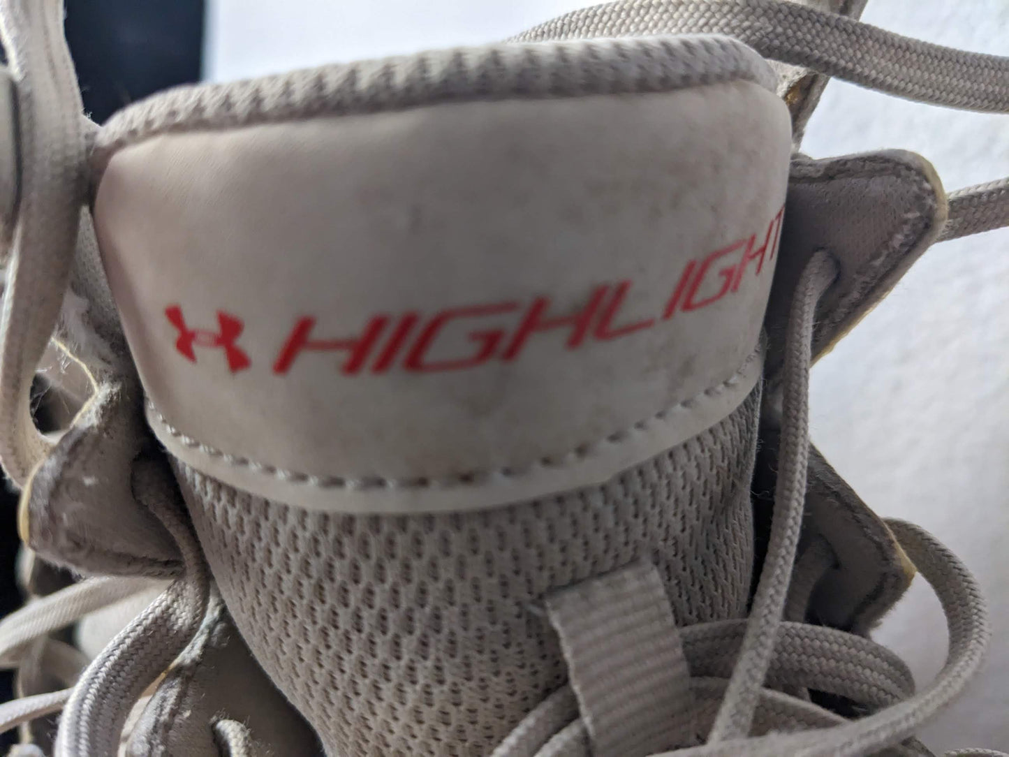Under Armour Highlight Cleats Size 4 Color White Condition Used Highlight