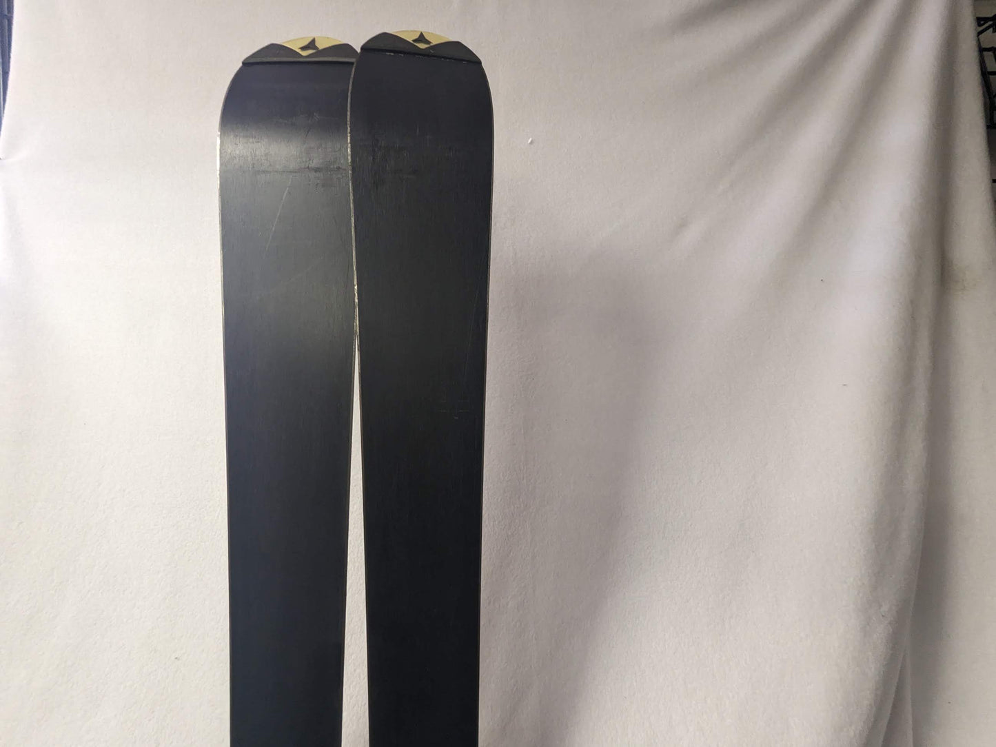 Atomic Beta Carv 8.18 Skis w/Atomic Bindings Size 170 Cm Color Gray Condition Used