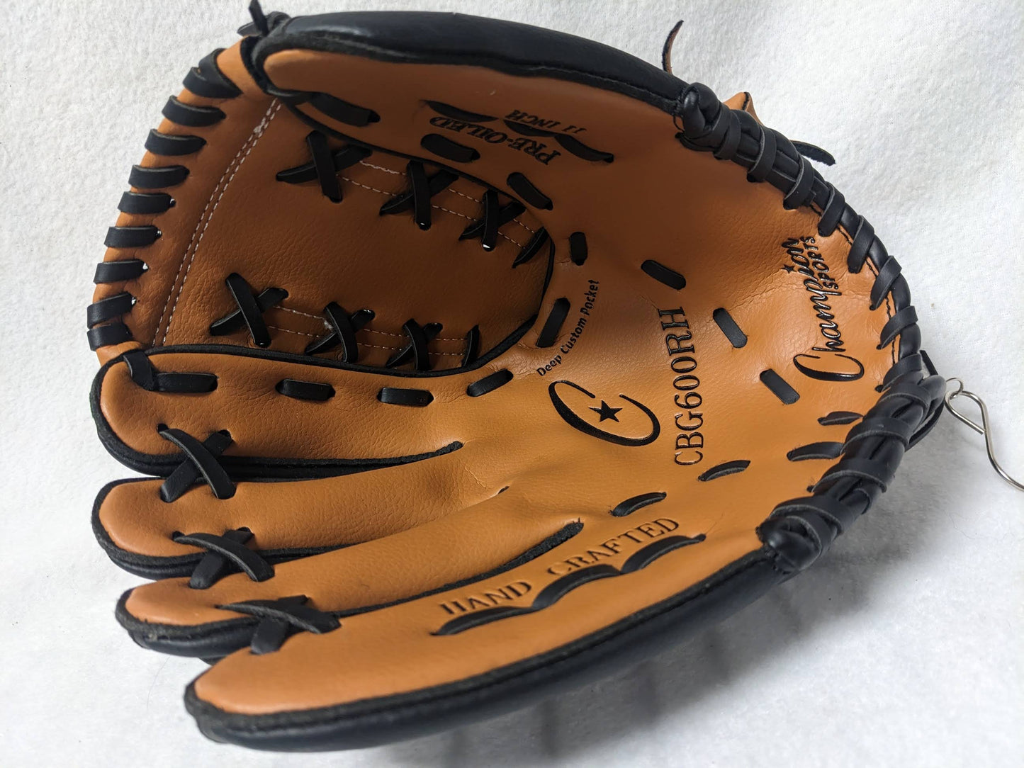 Champion RHT 11.5 Inch Baseball Mitt Glove New Black CBG600