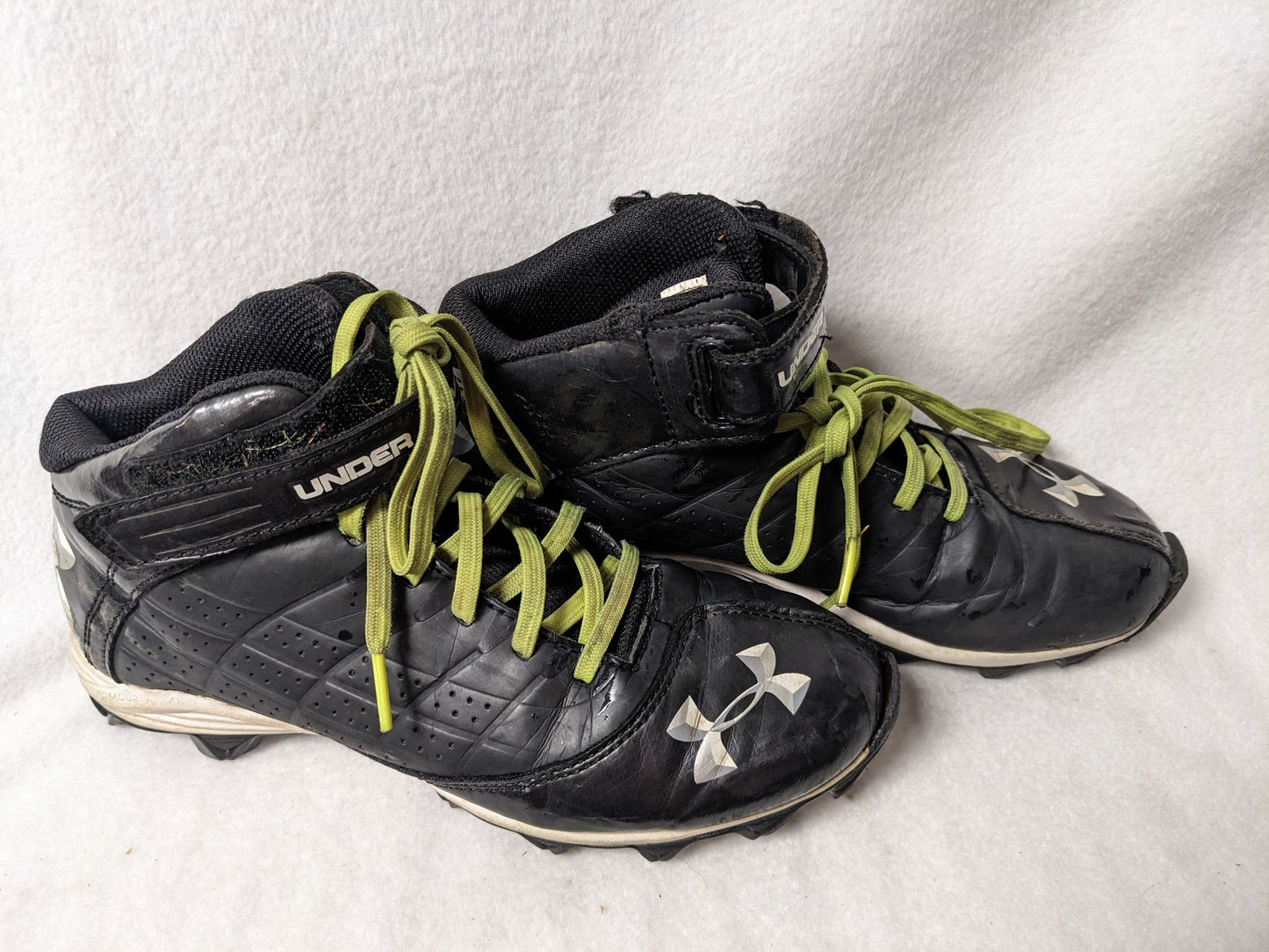 Under Armour High Top Cleats Size 6 Color Black Condition Used