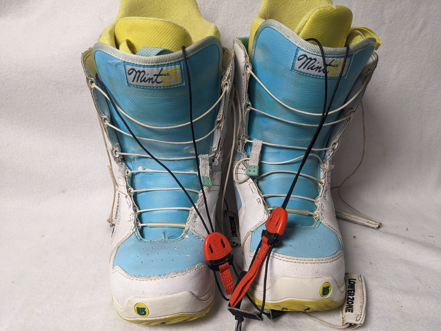 Burton Mint Women's Snowboard Boots Size Women's 6.5 Color White Condition Used