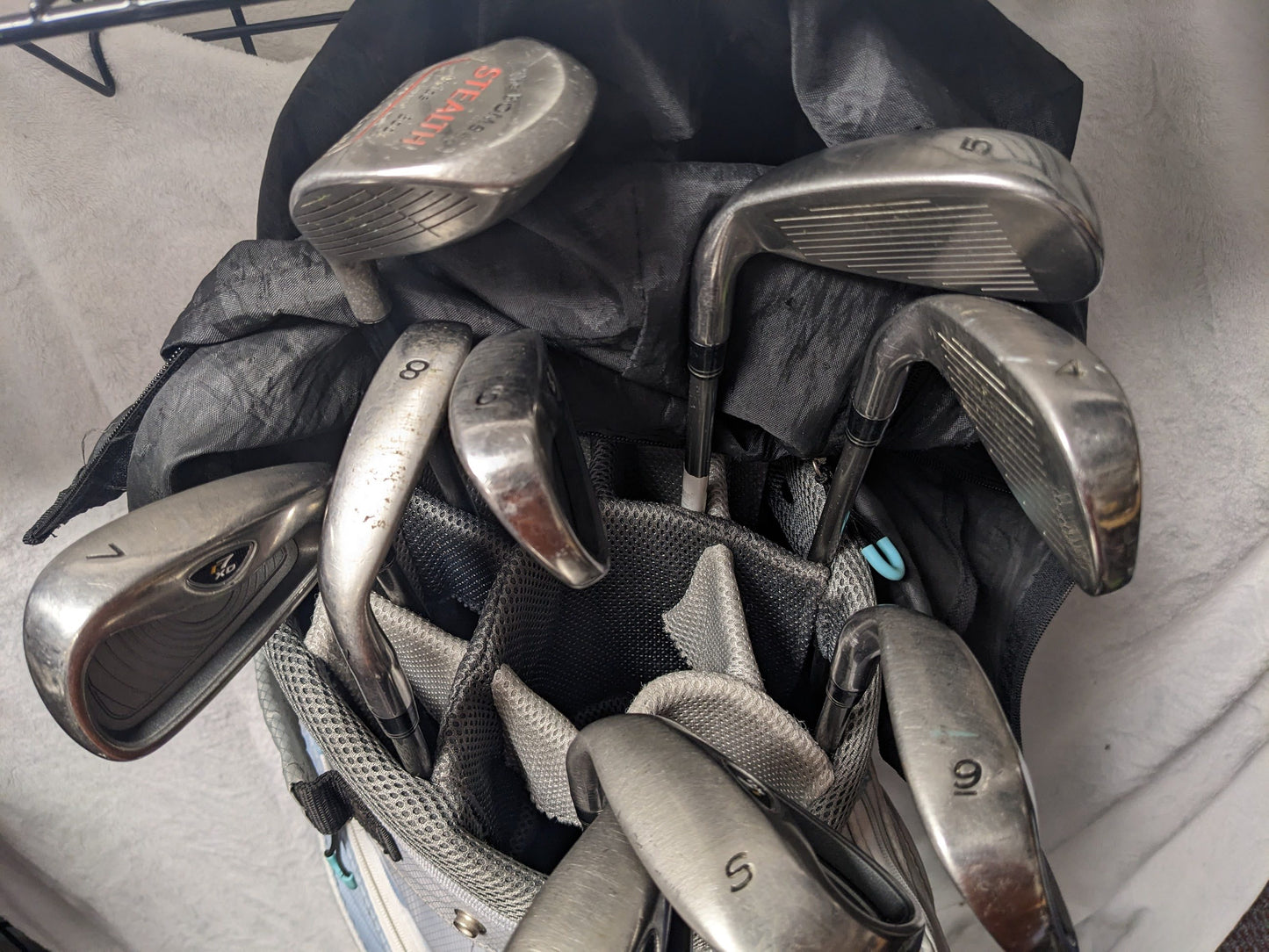 Top Flight Flawless Golf Bag with Taylor Made i7xd Irons and Stealth Drivers Right Hand Golf Set Size Bag + 10 Clubs (No Putter) Color Blue Condition Used